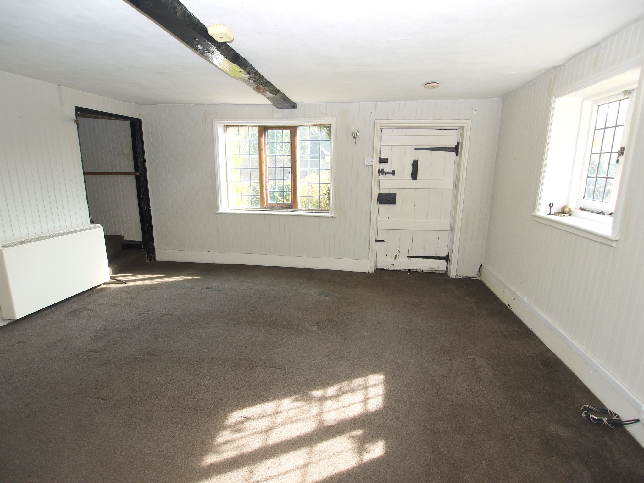 2 bedroom semi-detached house For Sale in Otford - Photograph 2