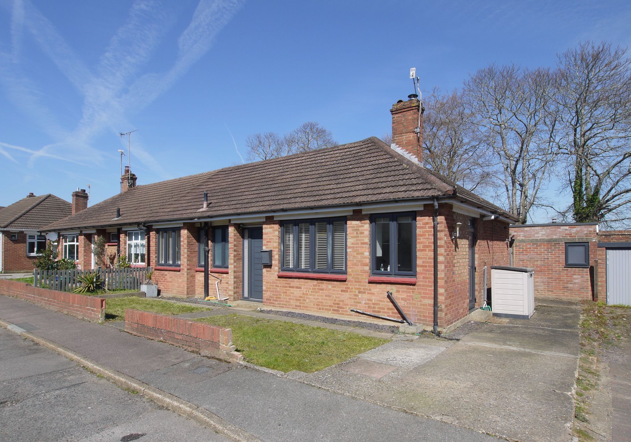 3 bedroom semi-detached bungalow For Sale in Sevenoaks - Photograph 1