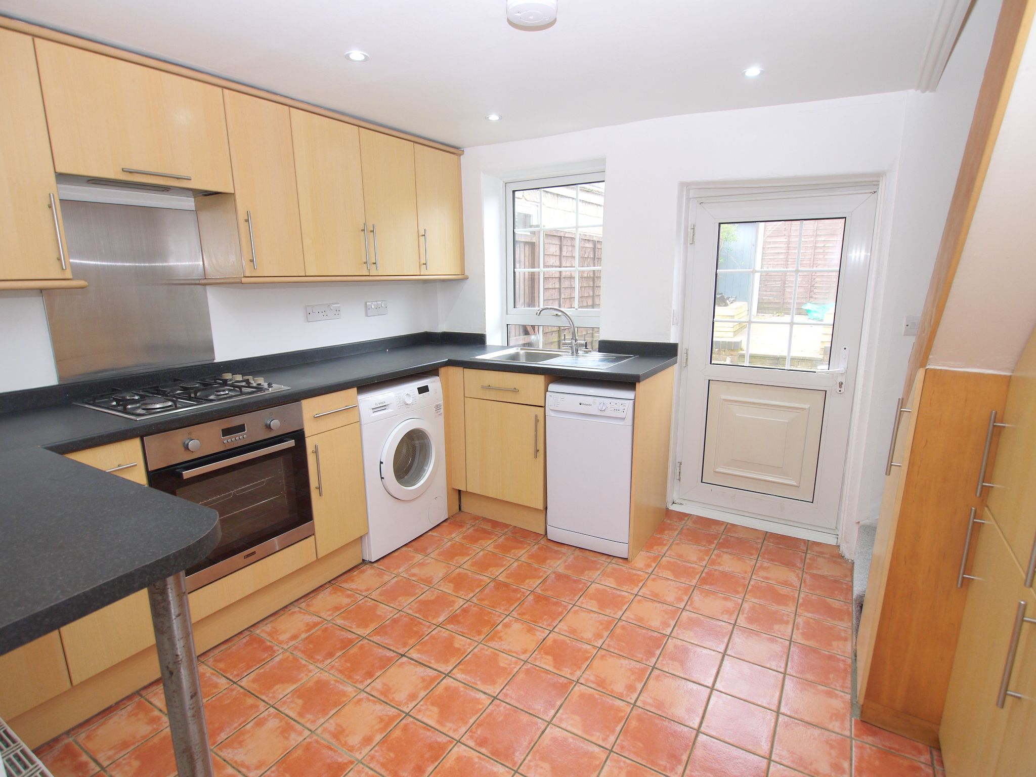 2 bedroom mid terraced house For Sale in Sevenoaks - Photograph 3