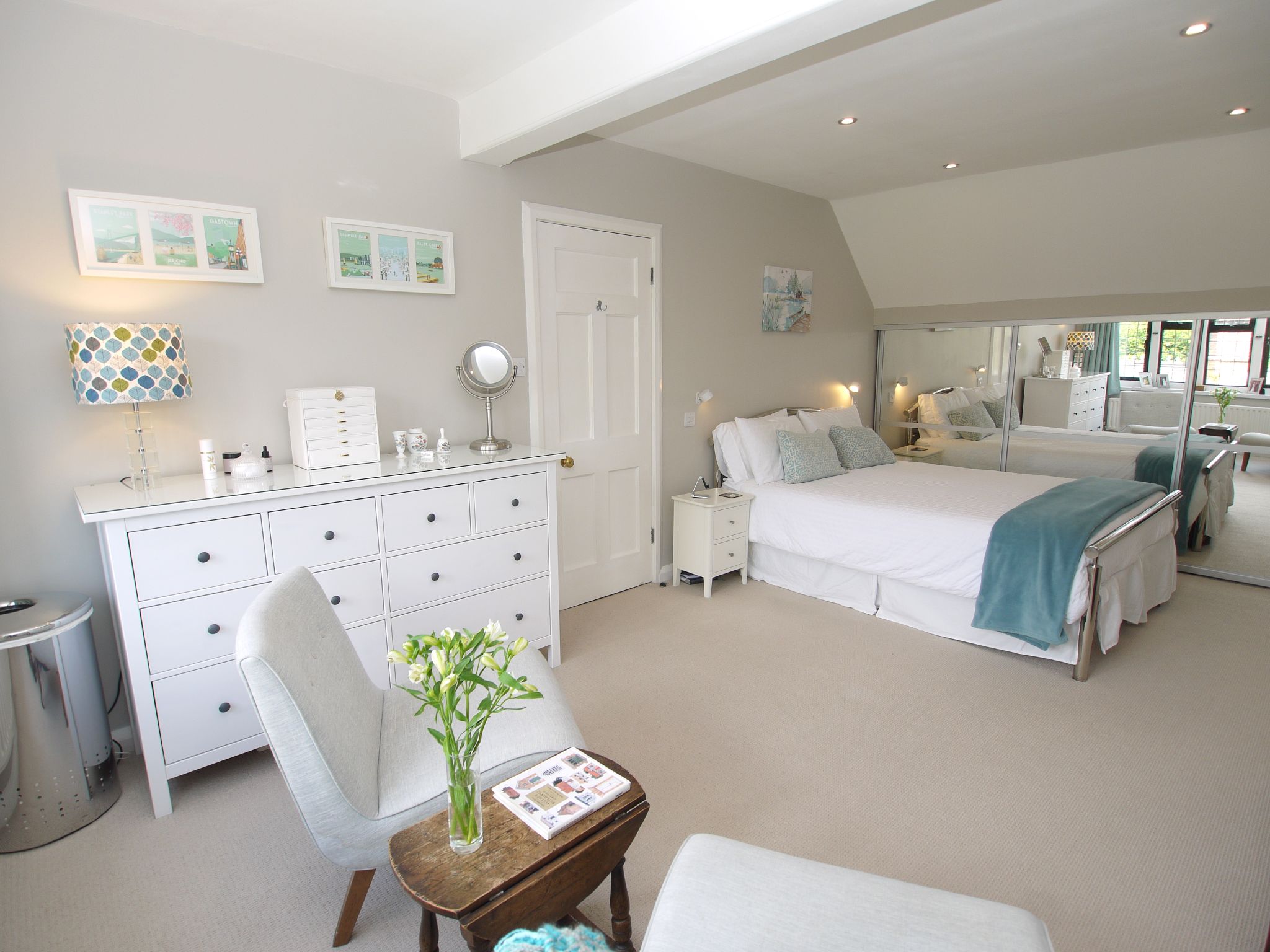 2 bedroom apartment For Sale in Sevenoaks - Property photograph