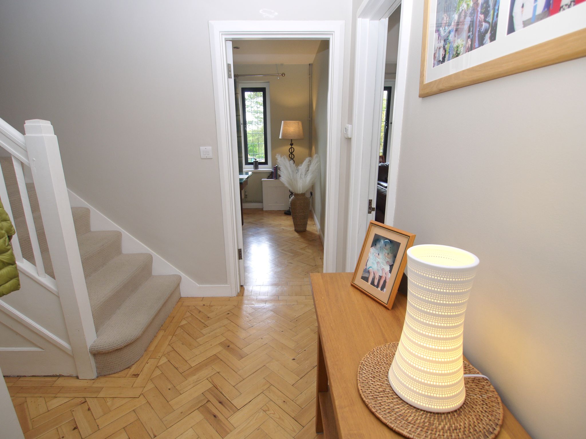 2 bedroom apartment For Sale in Sevenoaks - Photograph 6