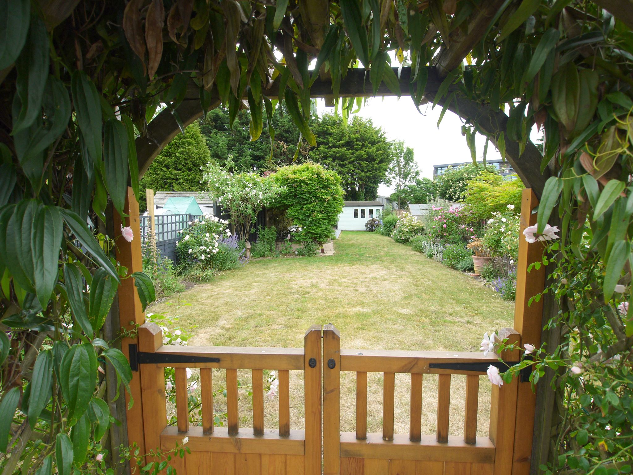 2 bedroom mid terraced house For Sale in Sevenoaks - Photograph 10