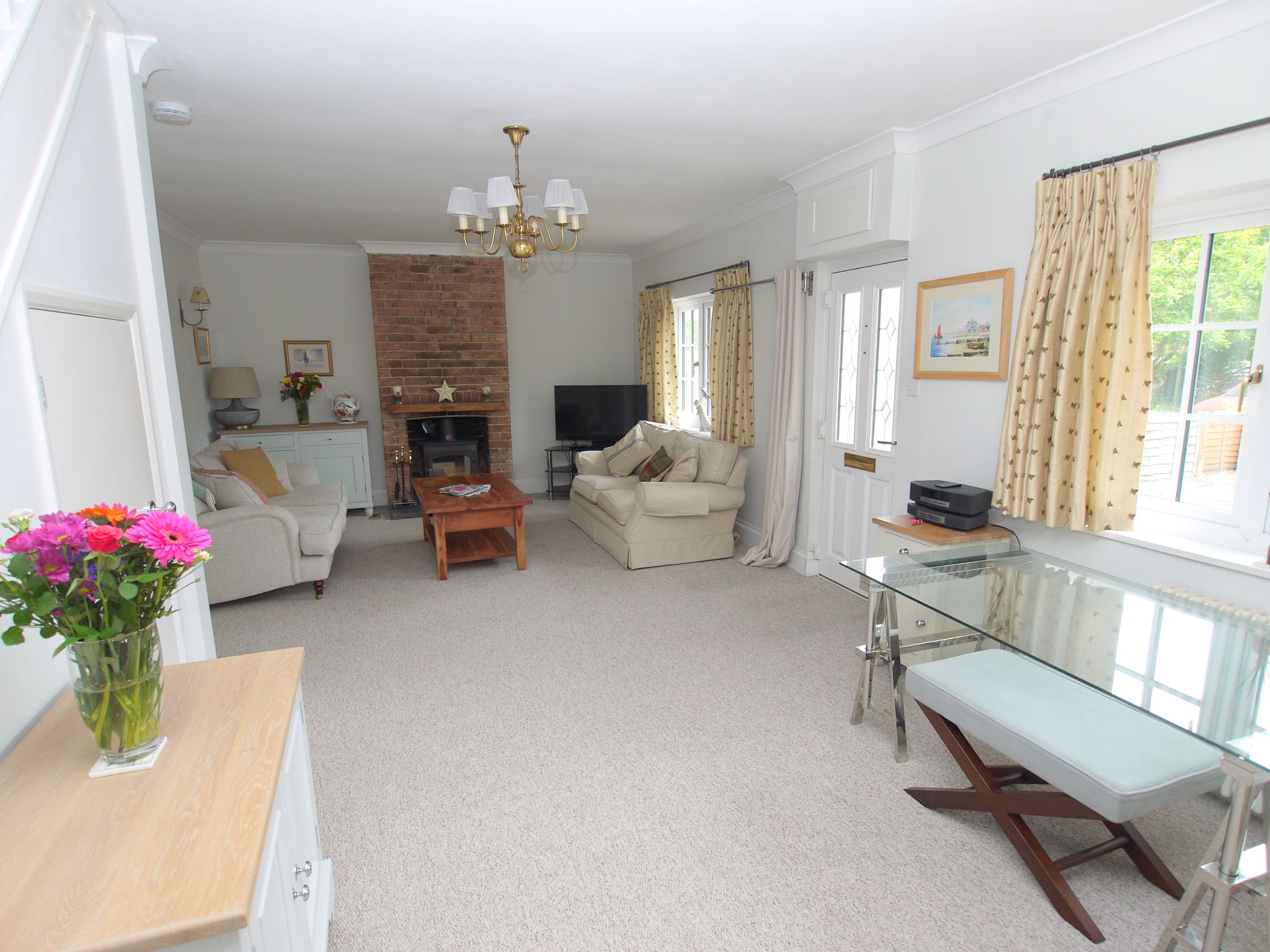 2 bedroom mid terraced house For Sale in Sevenoaks - Photograph 6