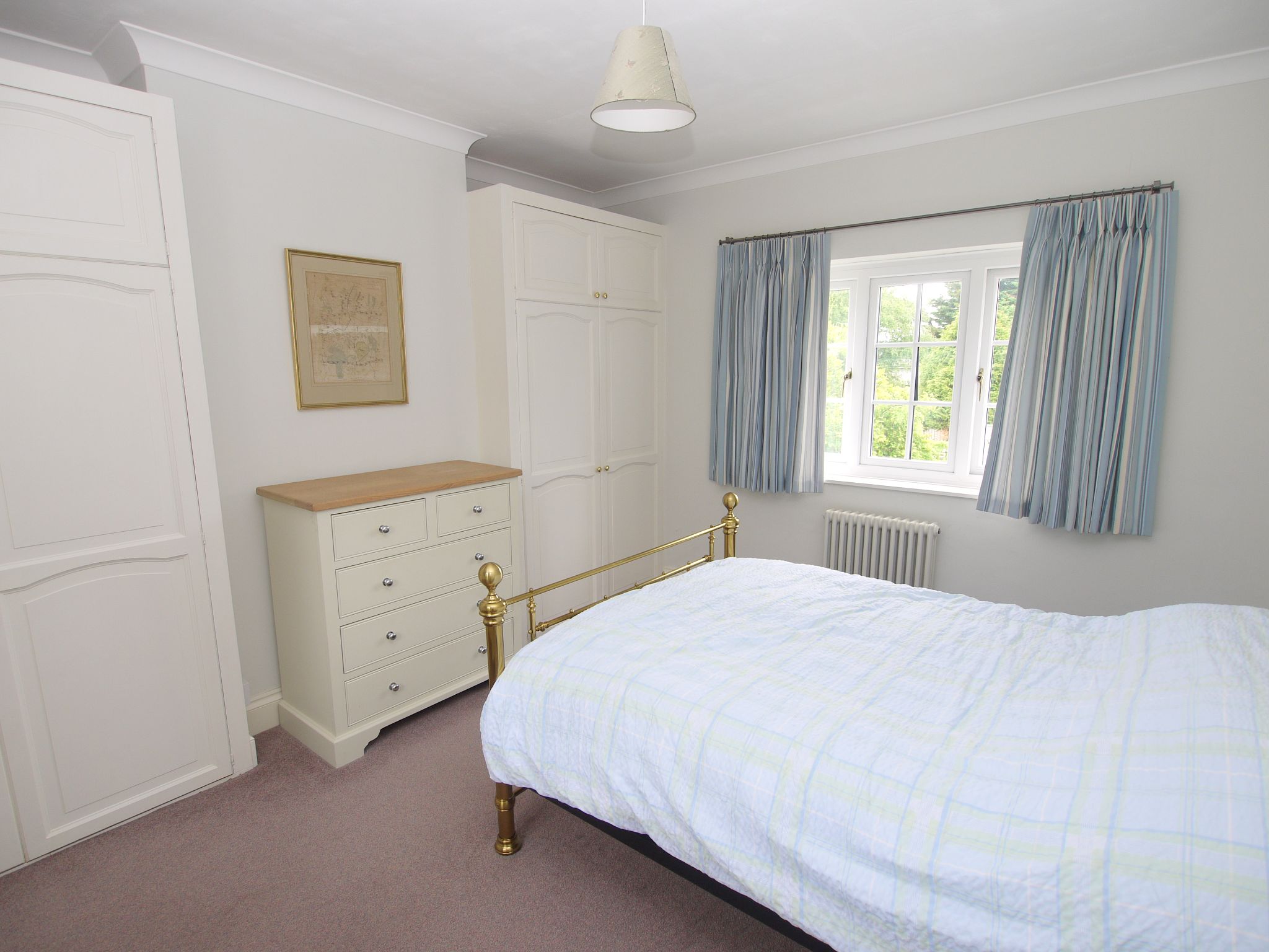 2 bedroom mid terraced house For Sale in Sevenoaks - Photograph 7