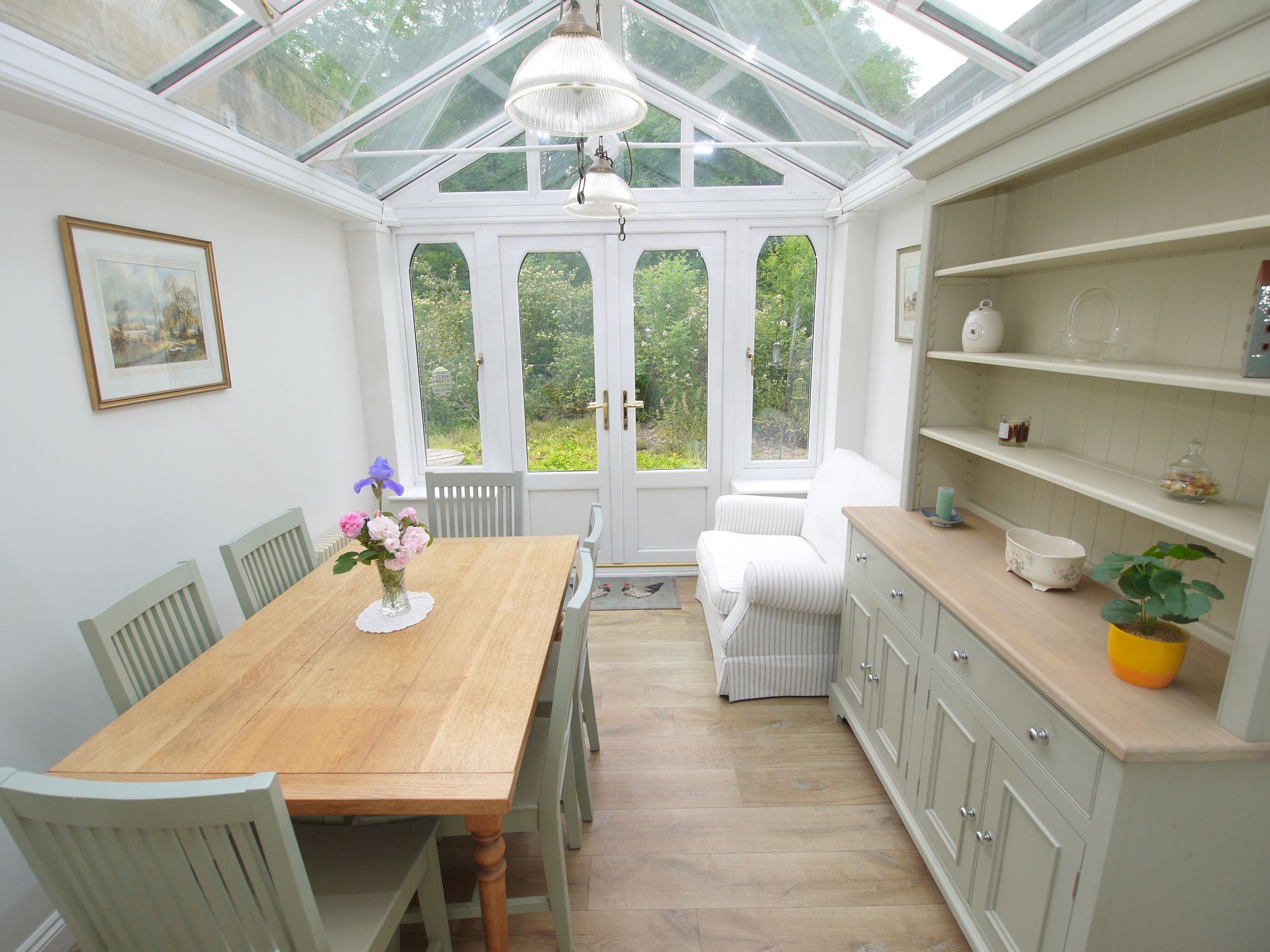 2 bedroom mid terraced house For Sale in Sevenoaks - Property photograph
