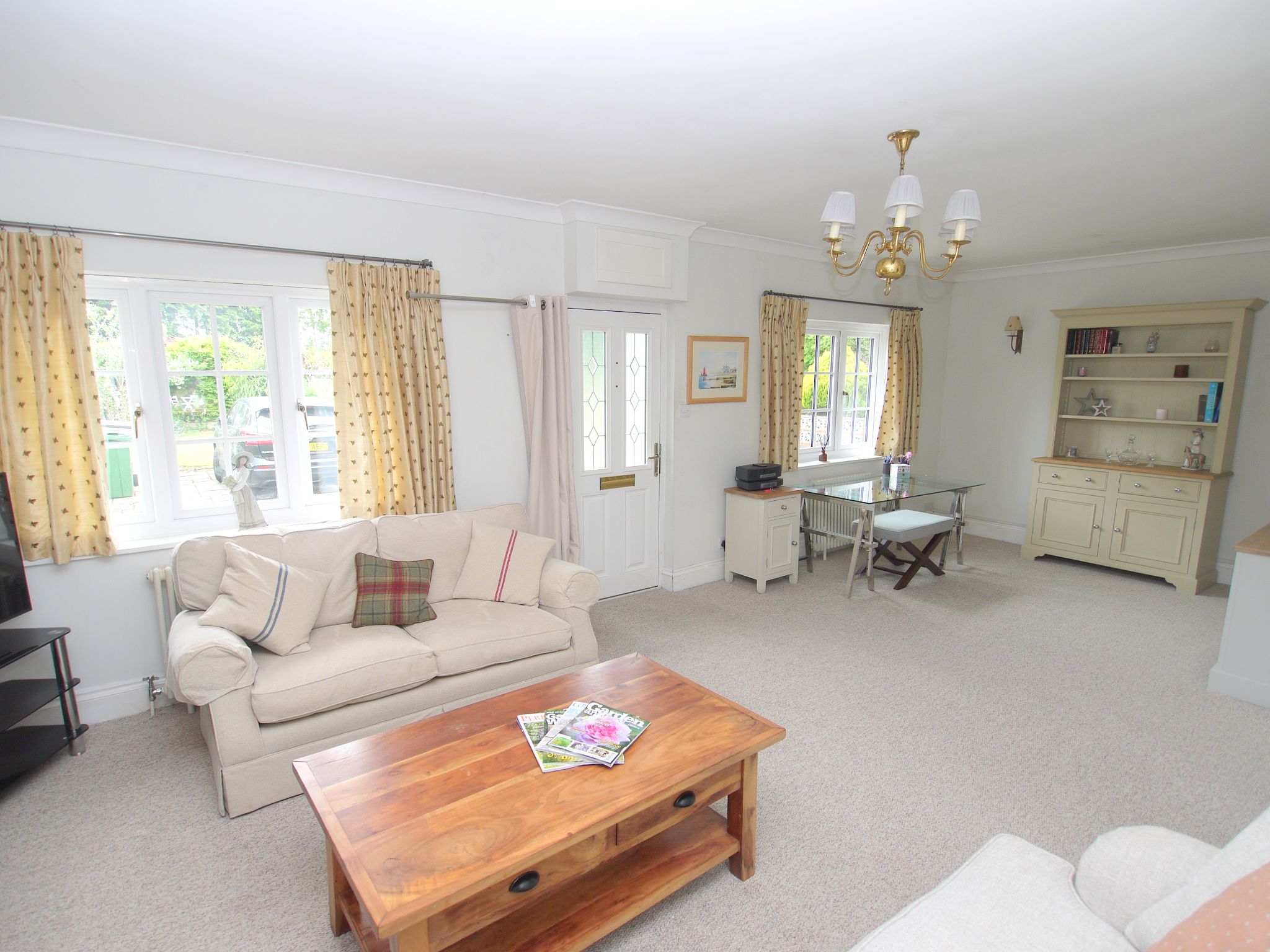 2 bedroom mid terraced house For Sale in Sevenoaks - Property photograph