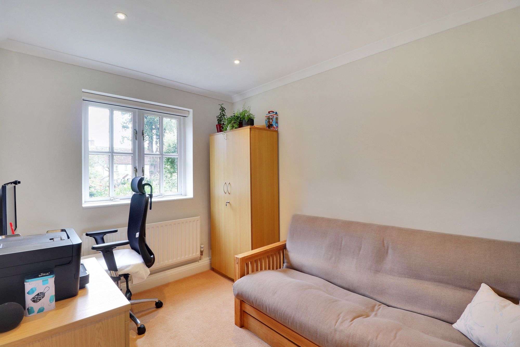 3 bedroom mid terraced house For Sale in Tonbridge - Photograph 10