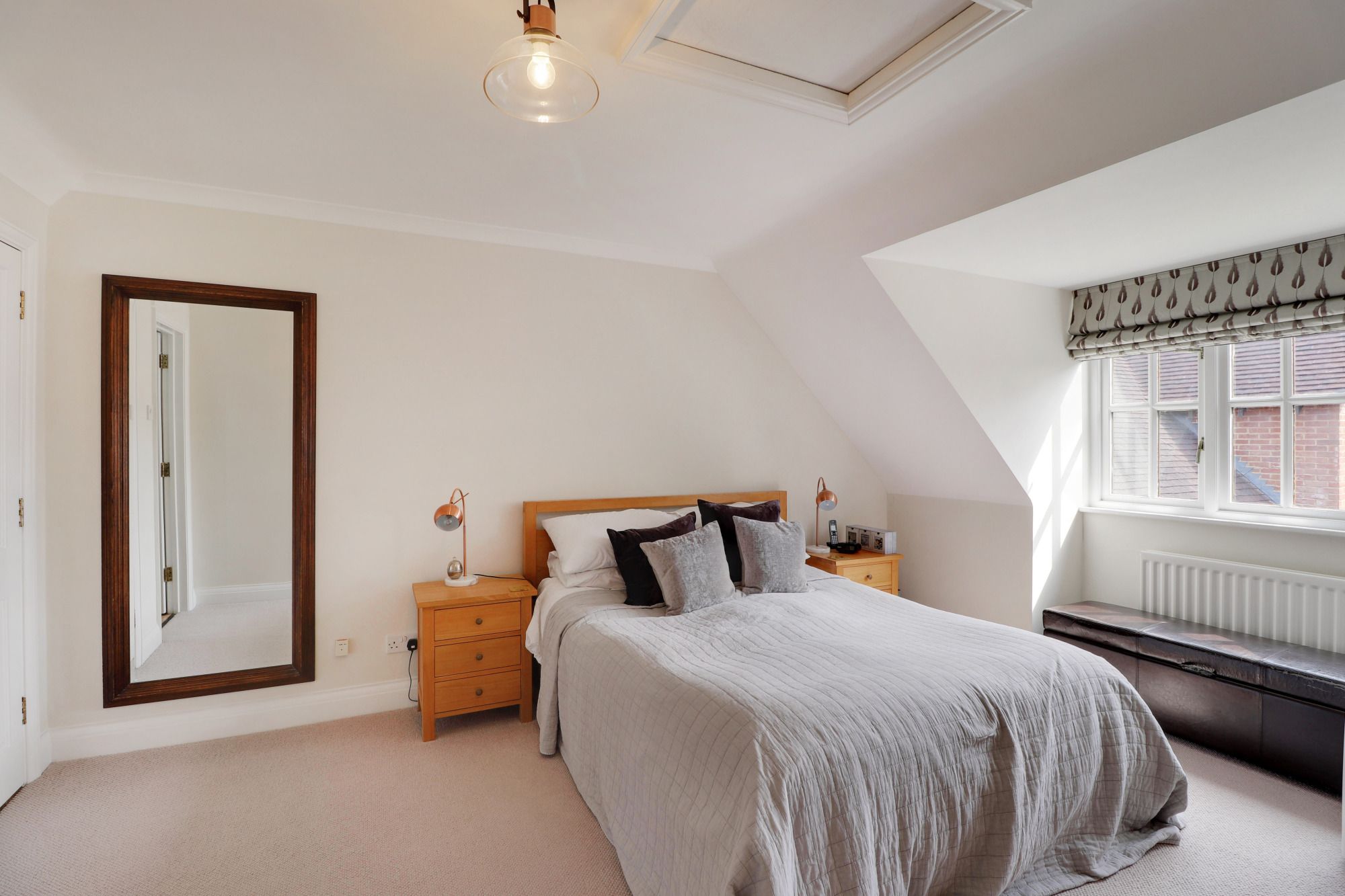 3 bedroom mid terraced house For Sale in Tonbridge - Photograph 6