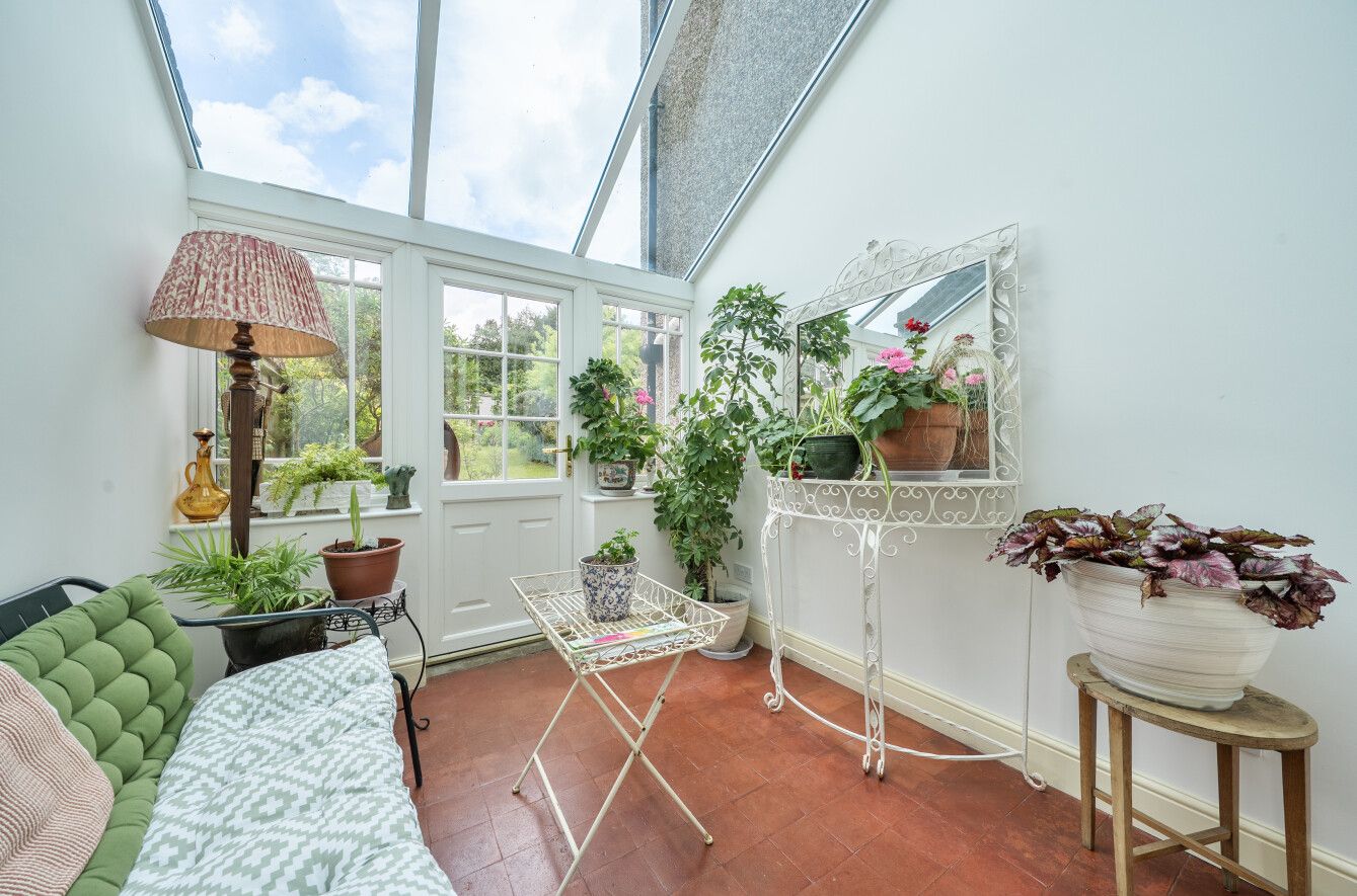 6 bedroom semi-detached house For Sale in Sevenoaks - Photograph 8