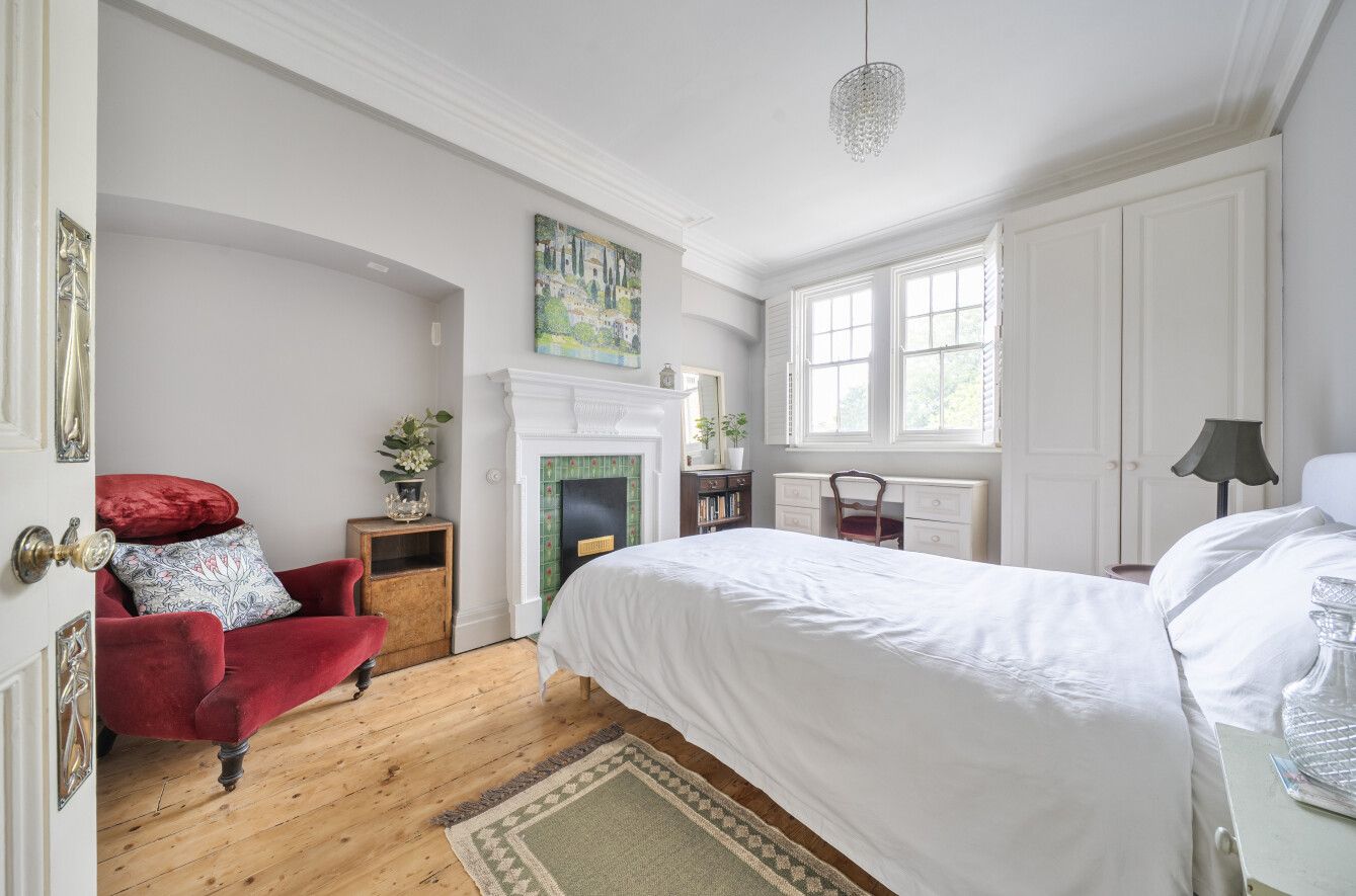 6 bedroom semi-detached house For Sale in Sevenoaks - Photograph 11