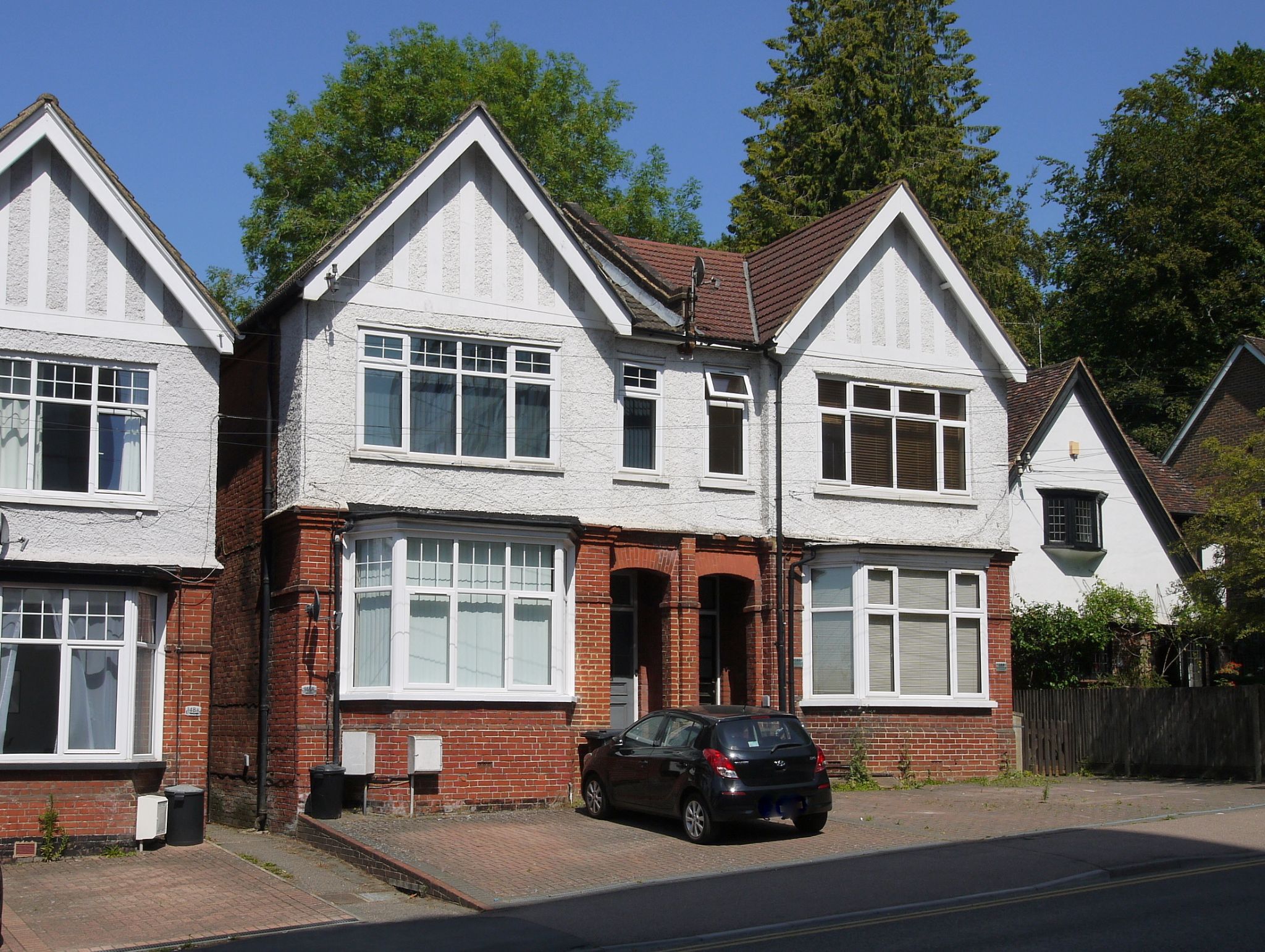 2 bedroom apartment For Sale in Sevenoaks - Property photograph