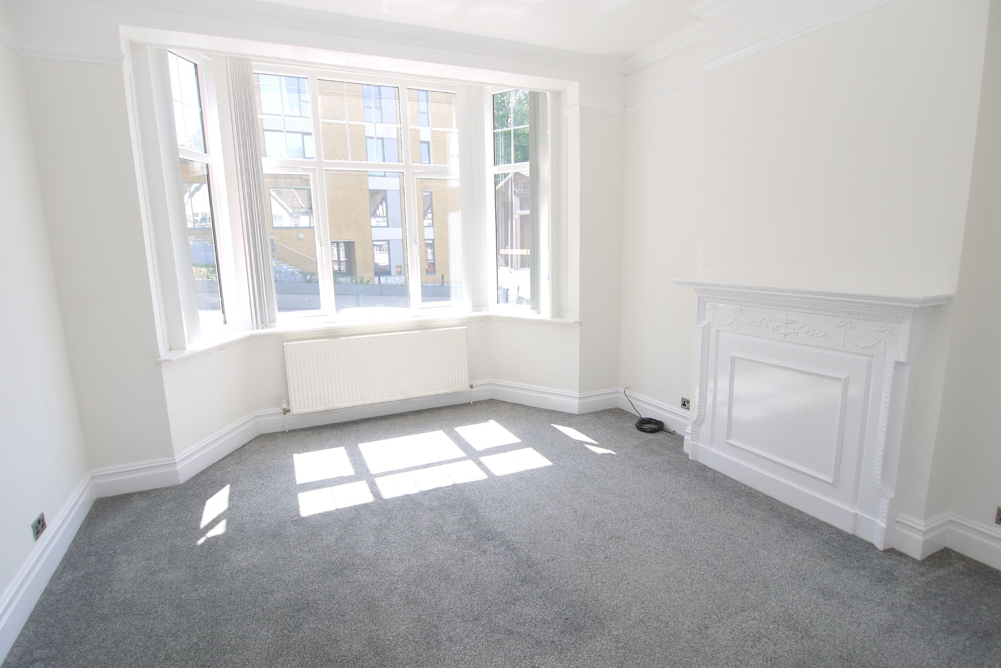 2 bedroom apartment For Sale in Sevenoaks - Property photograph