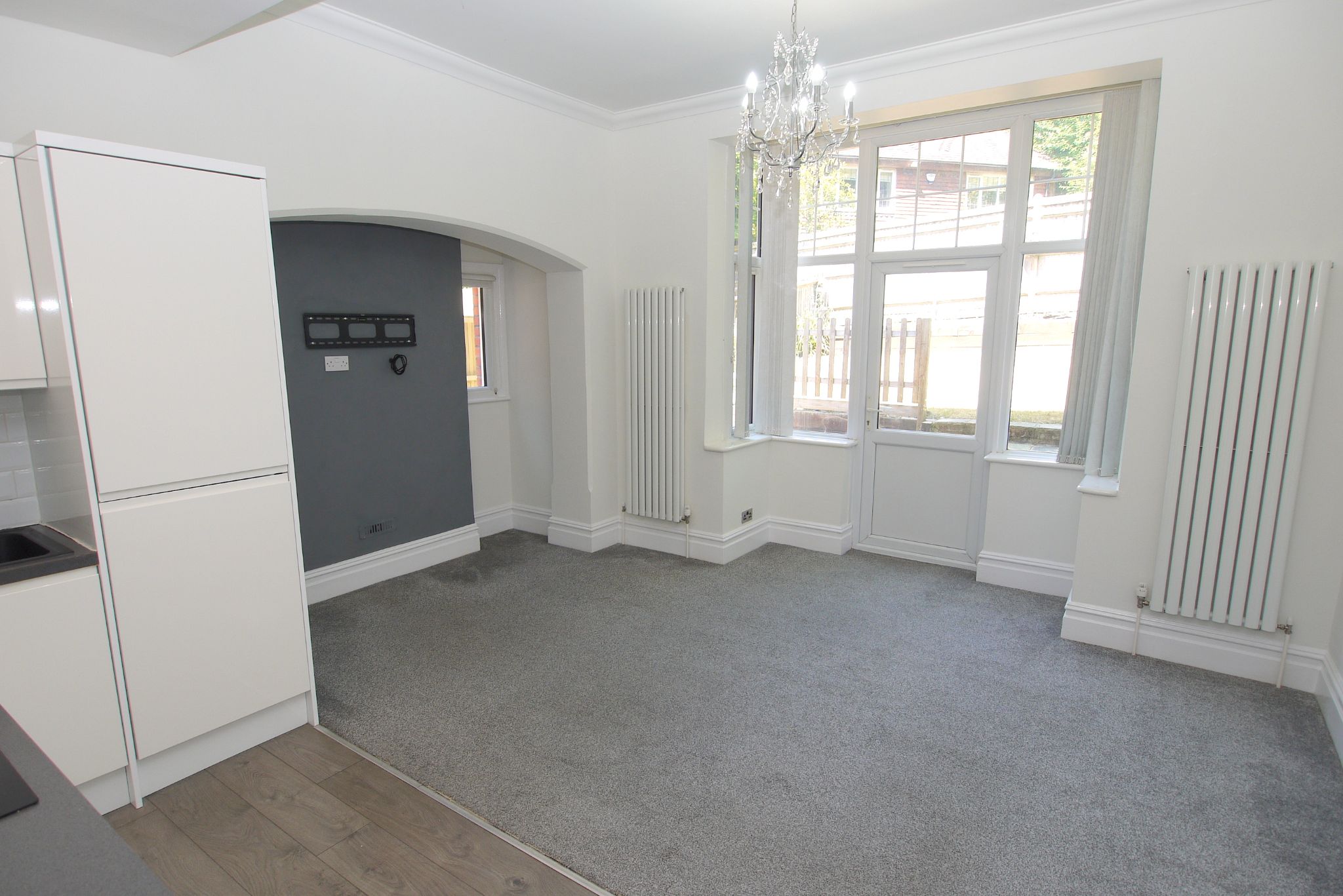 2 bedroom apartment For Sale in Sevenoaks - Property photograph