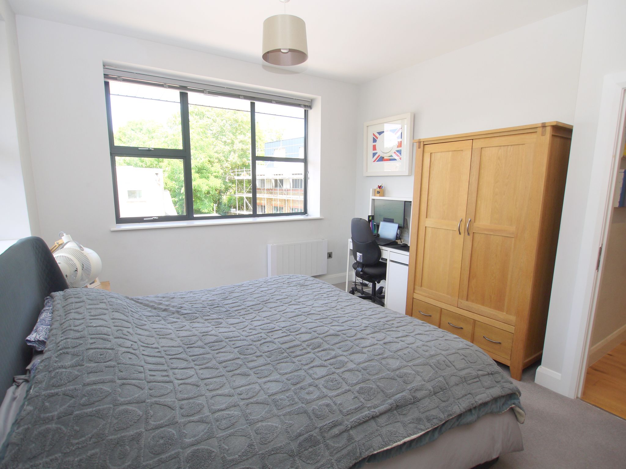 2 bedroom apartment For Sale in Sevenoaks - Photograph 5