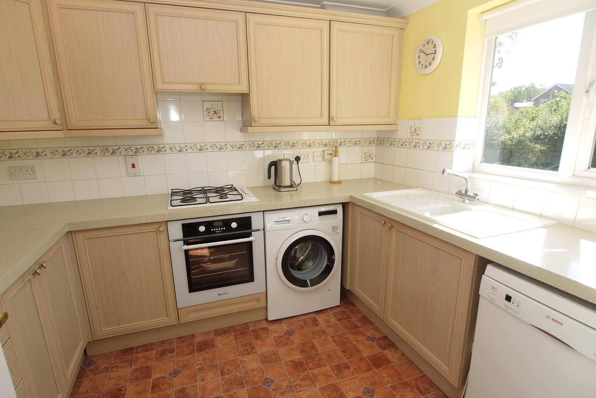 4 bedroom link detached house For Sale in Riverhead - Property photograph