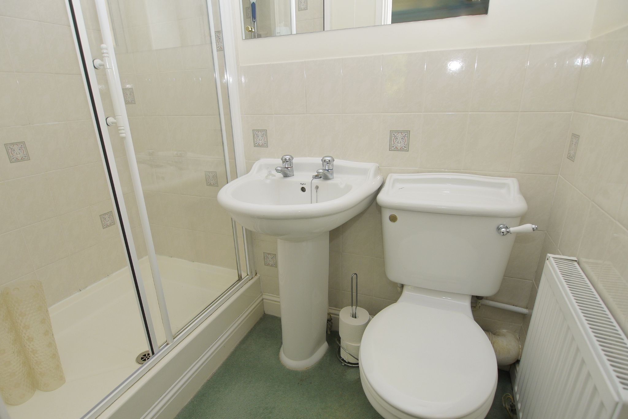 4 bedroom link detached house For Sale in Riverhead - Photograph 6