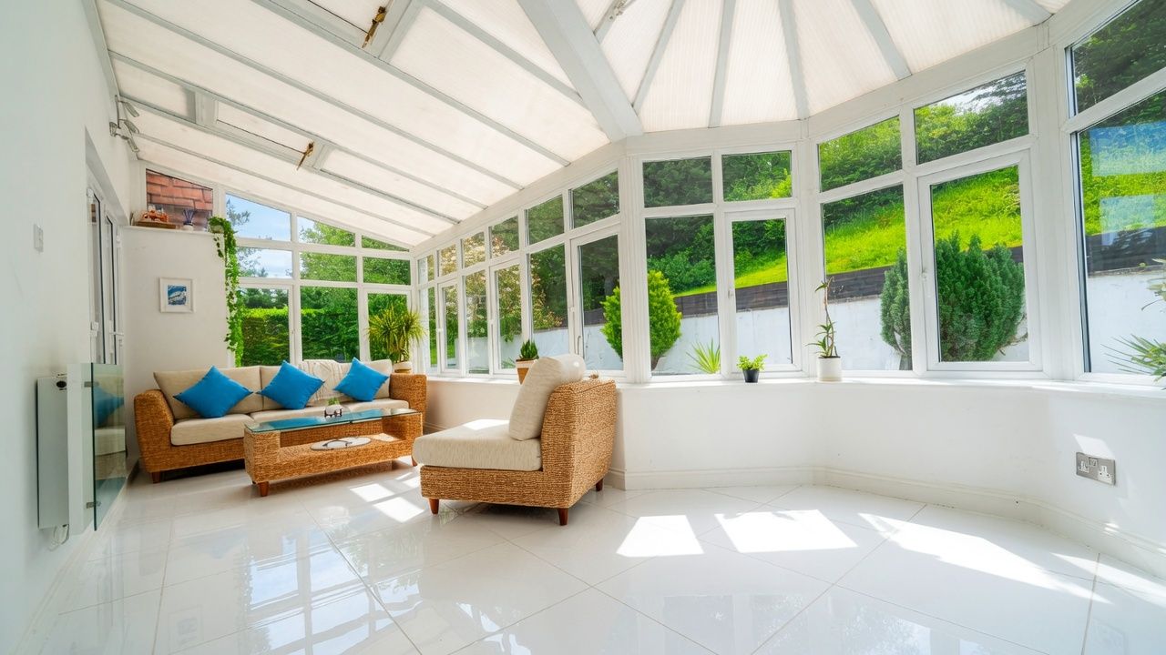 5 bedroom detached house For Sale in Otford Hills - Photograph 4