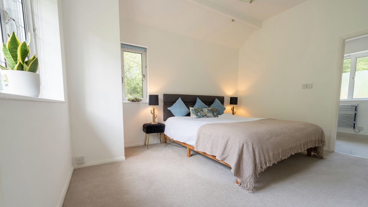 5 bedroom detached house For Sale in Otford Hills - Photograph 7