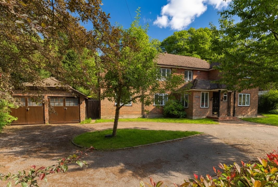5 bedroom detached house For Sale in Otford Hills - Property photograph