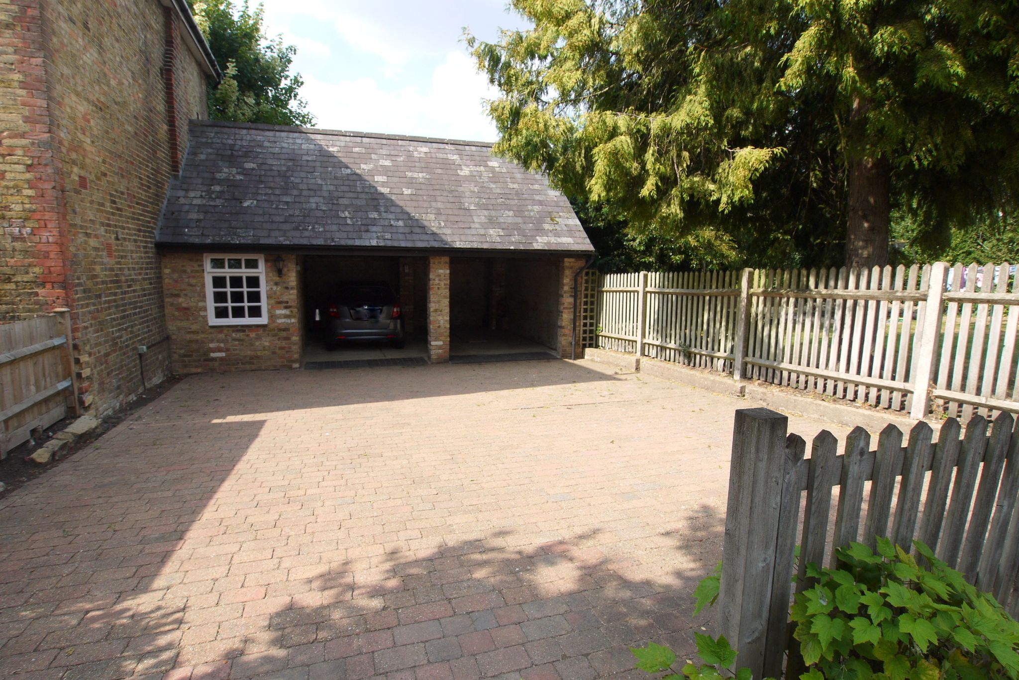 3 bedroom detached house For Sale in Sevenoaks - Photograph 14