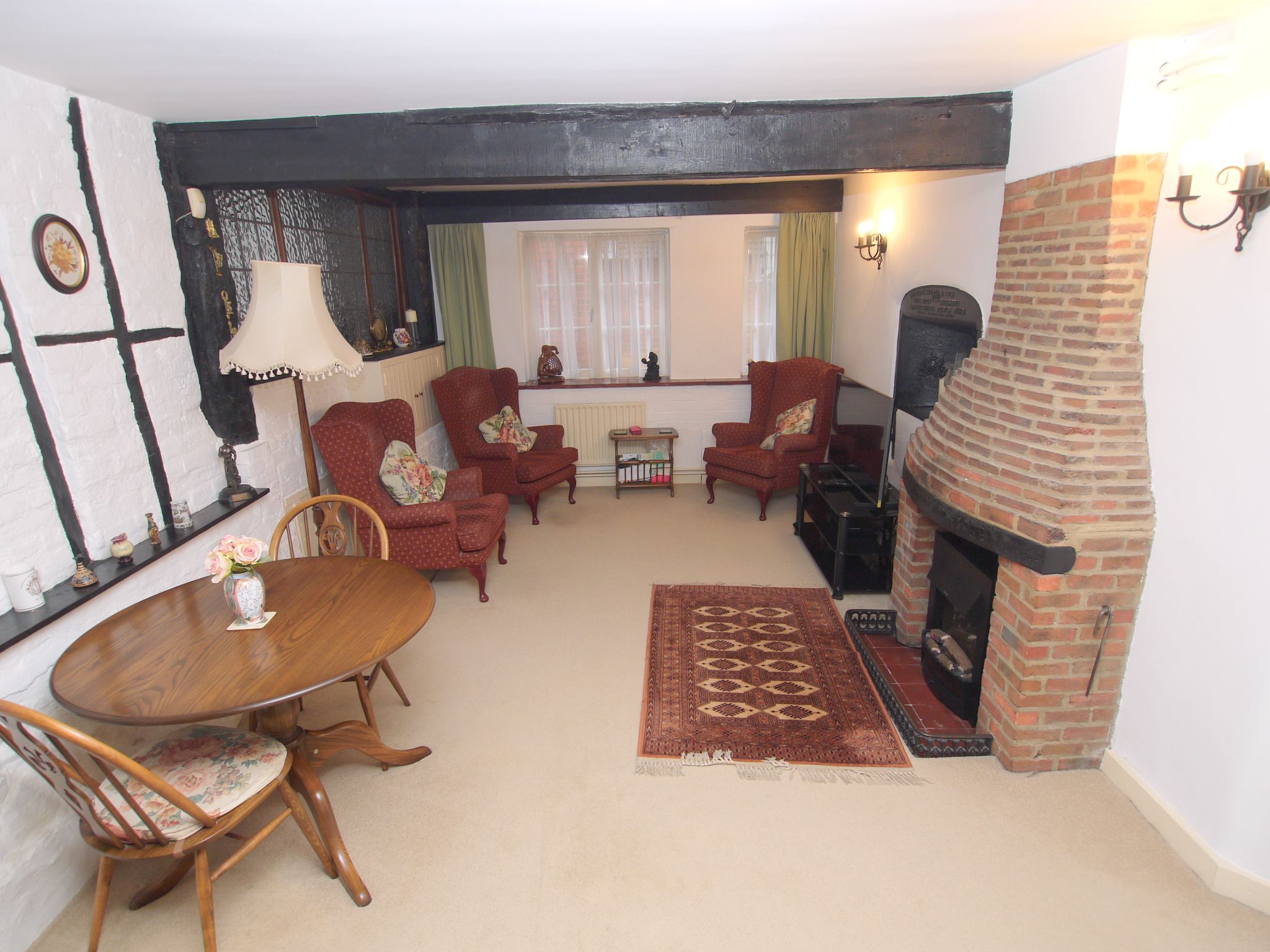 3 bedroom semi-detached house For Sale in Sevenoaks - Photograph 4