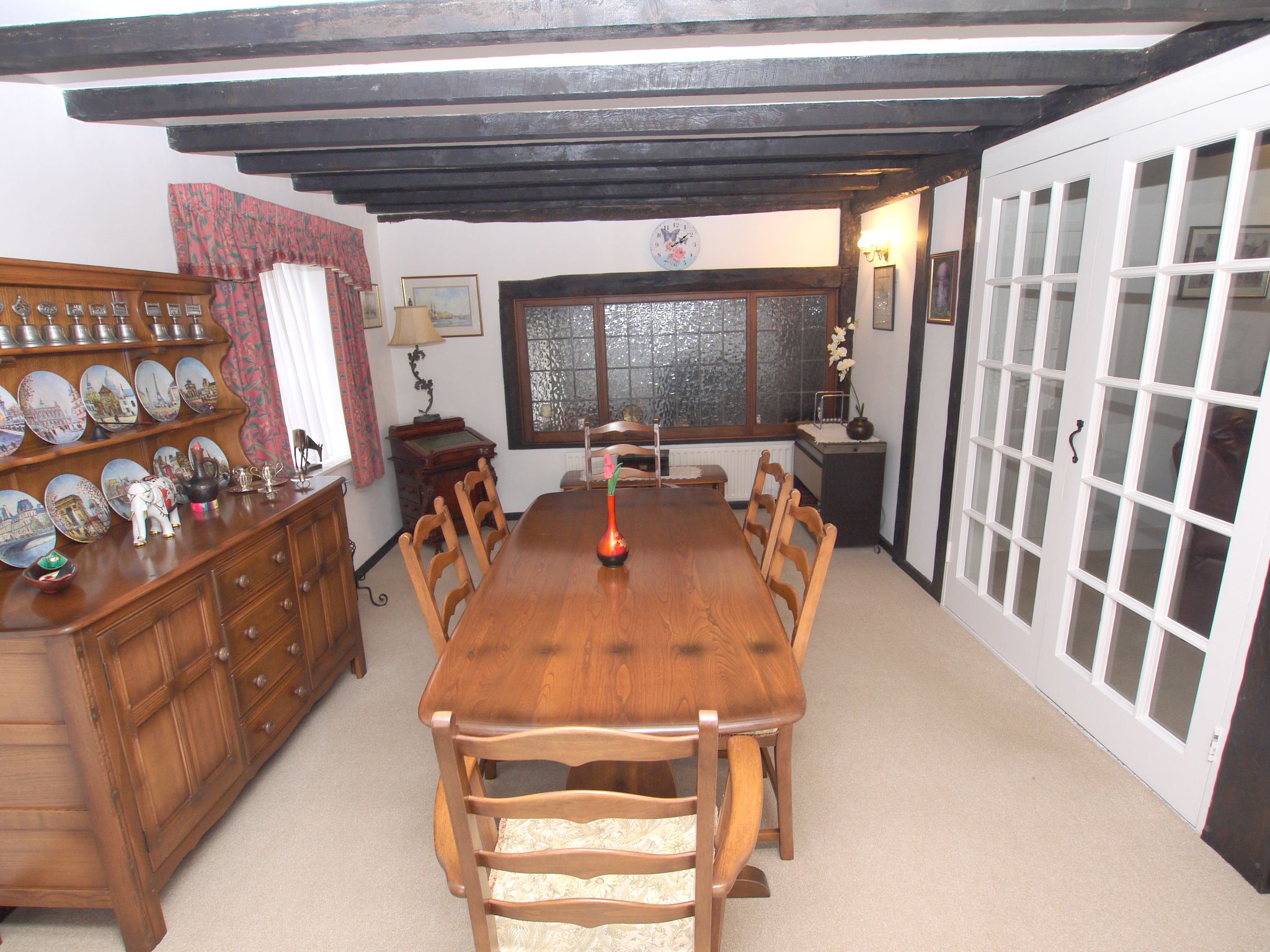3 bedroom semi-detached house For Sale in Sevenoaks - Property photograph