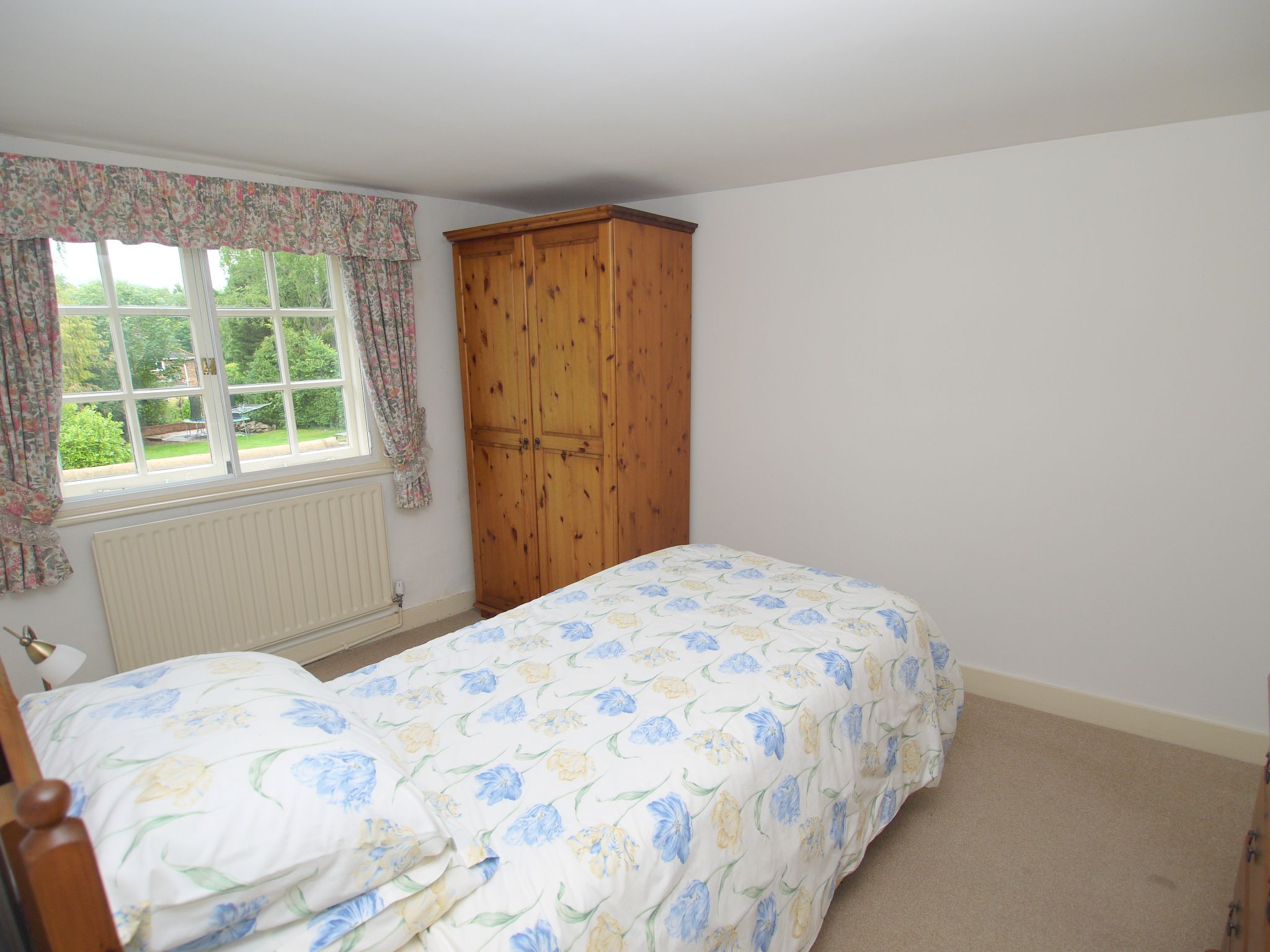 3 bedroom semi-detached house For Sale in Sevenoaks - Photograph 9