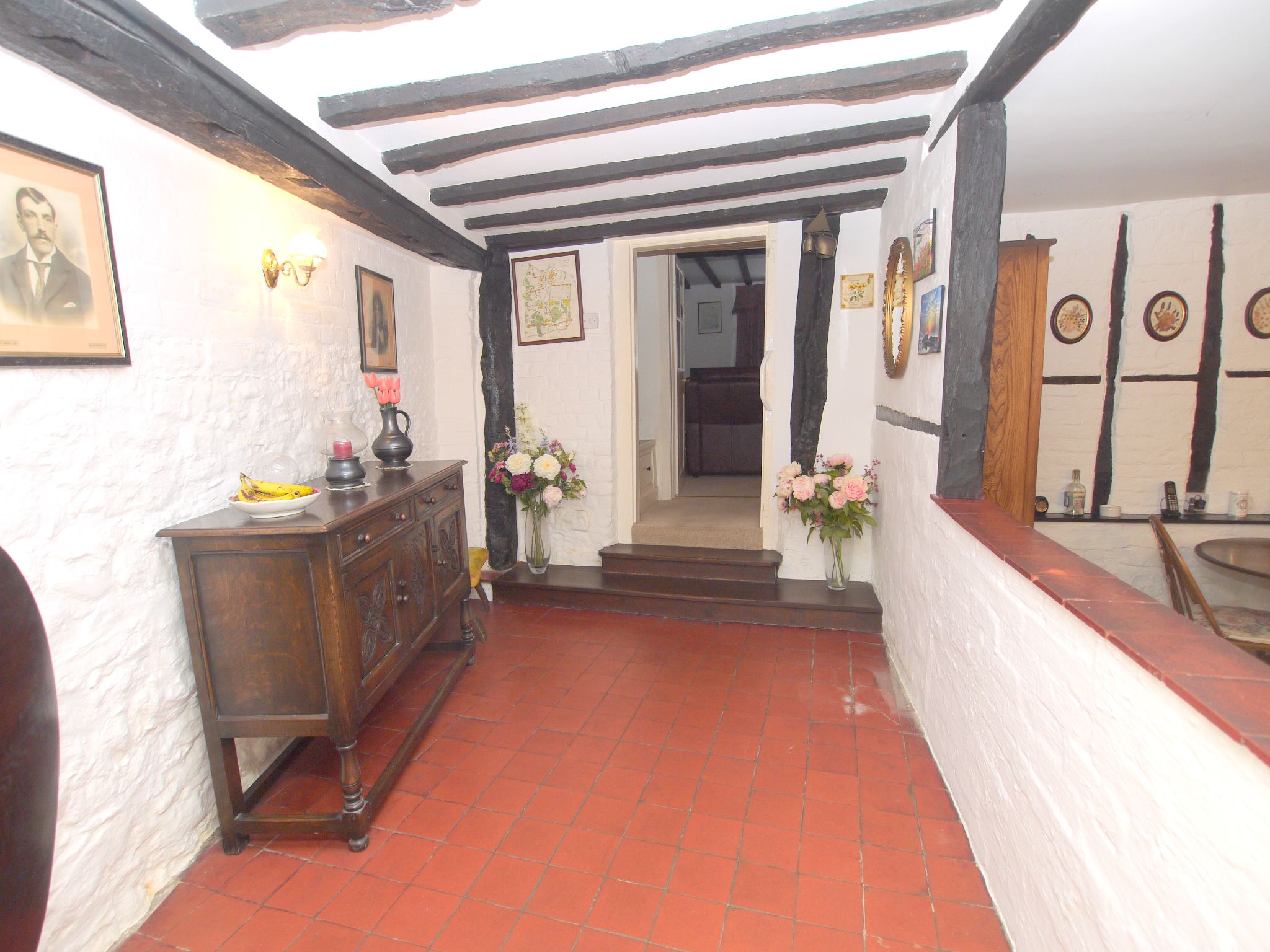 3 bedroom semi-detached house For Sale in Sevenoaks - Photograph 6