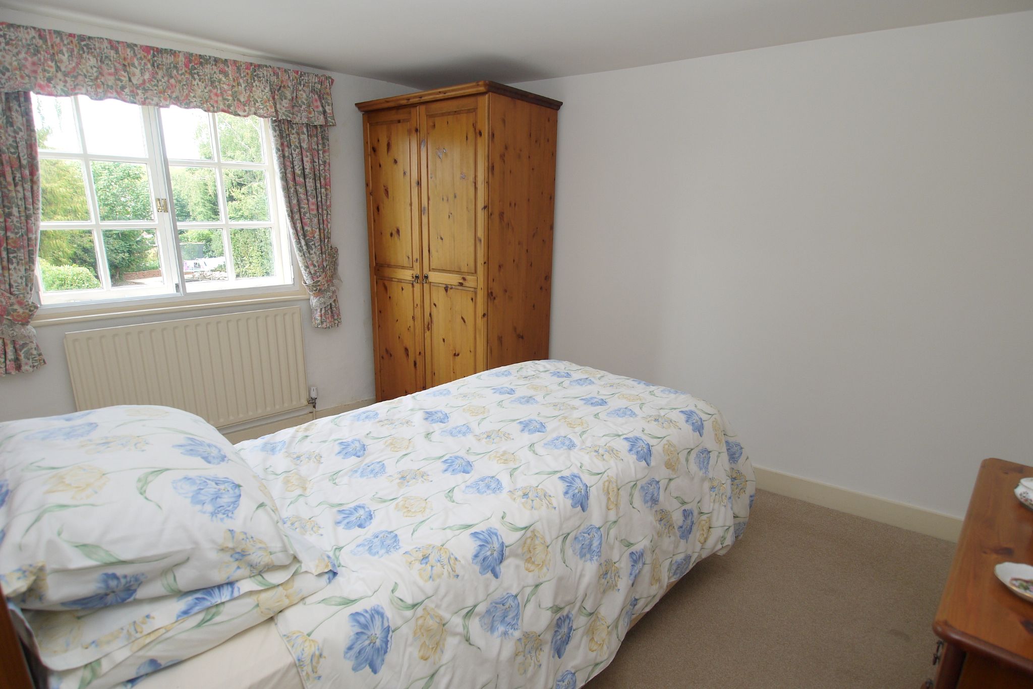 3 bedroom detached house For Sale in Sevenoaks - Photograph 9