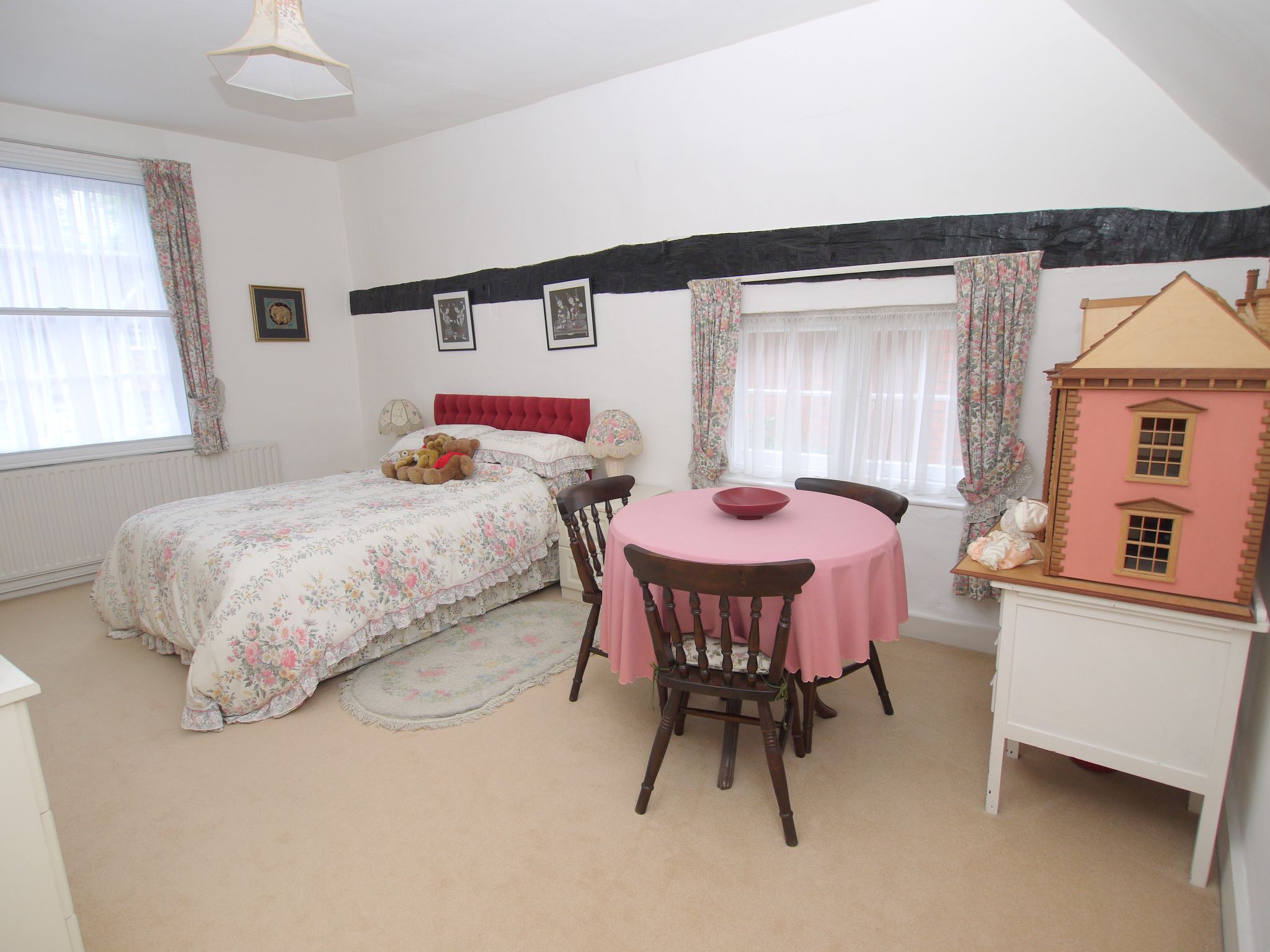 3 bedroom semi-detached house For Sale in Sevenoaks - Photograph 10