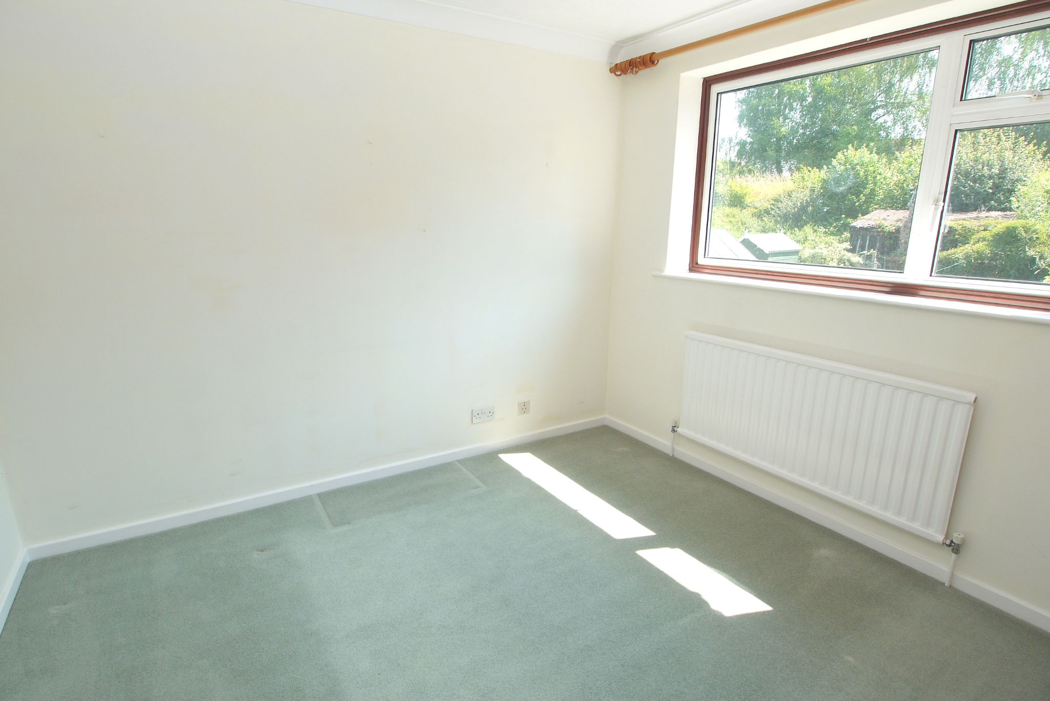 3 bedroom semi-detached house For Sale in Sevenoaks - Photograph 7