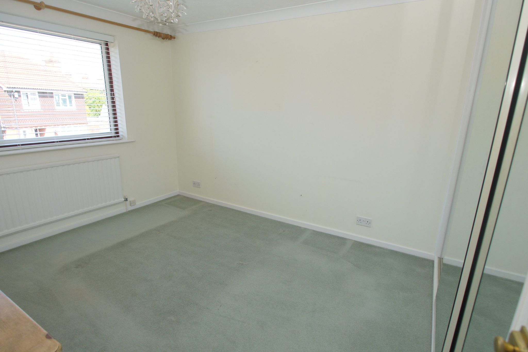 3 bedroom semi-detached house For Sale in Sevenoaks - Photograph 8