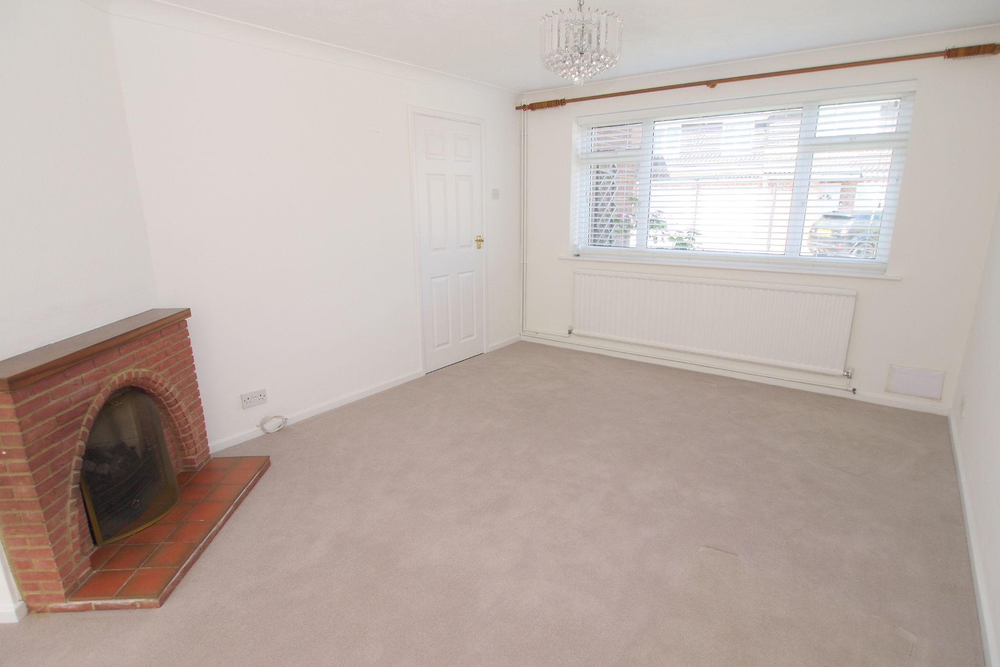 3 bedroom semi-detached house For Sale in Sevenoaks - Photograph 5