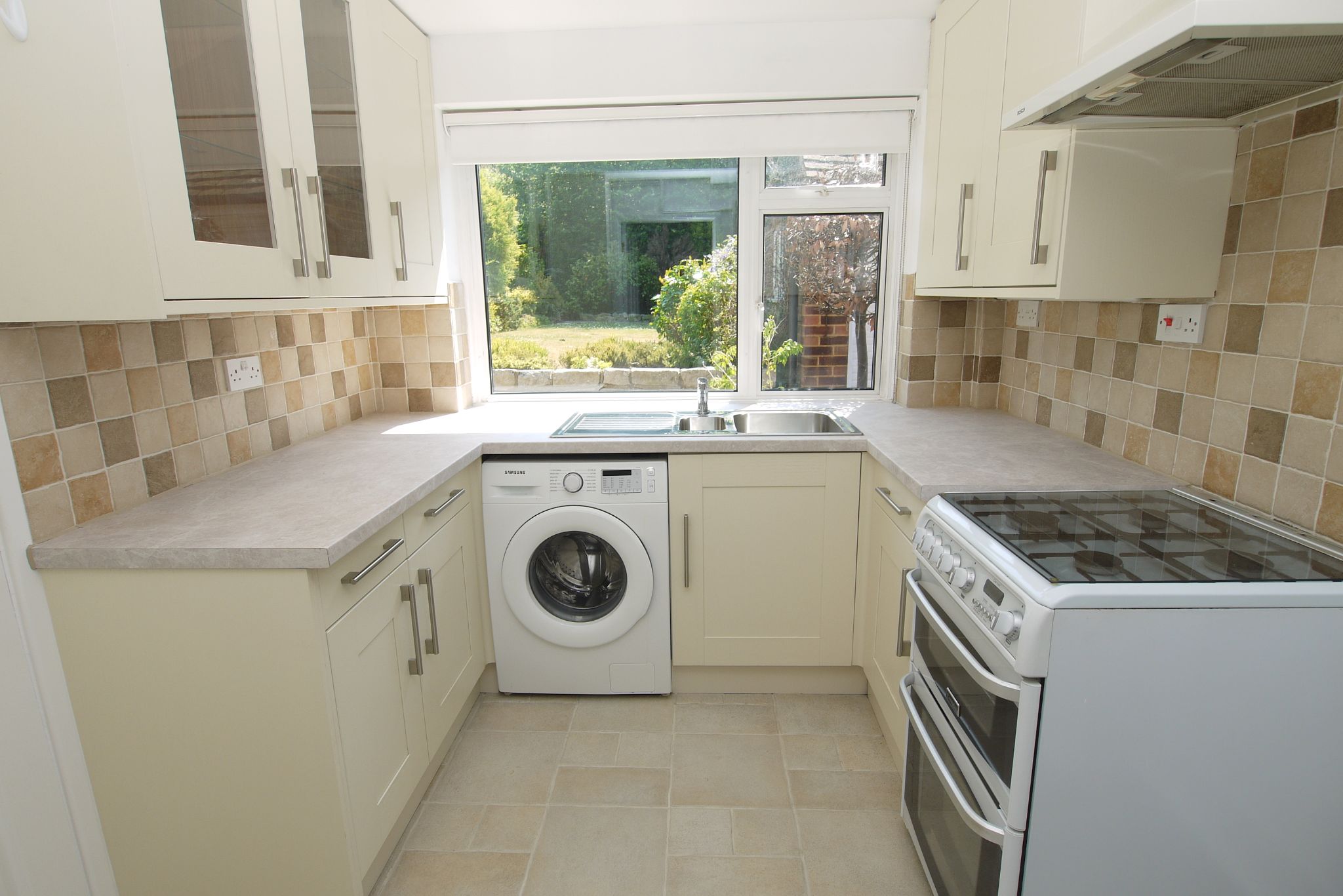 3 bedroom semi-detached house For Sale in Sevenoaks - Property photograph