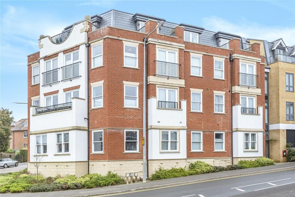 1 bedroom apartment For Sale in Sevenoaks - Property photograph