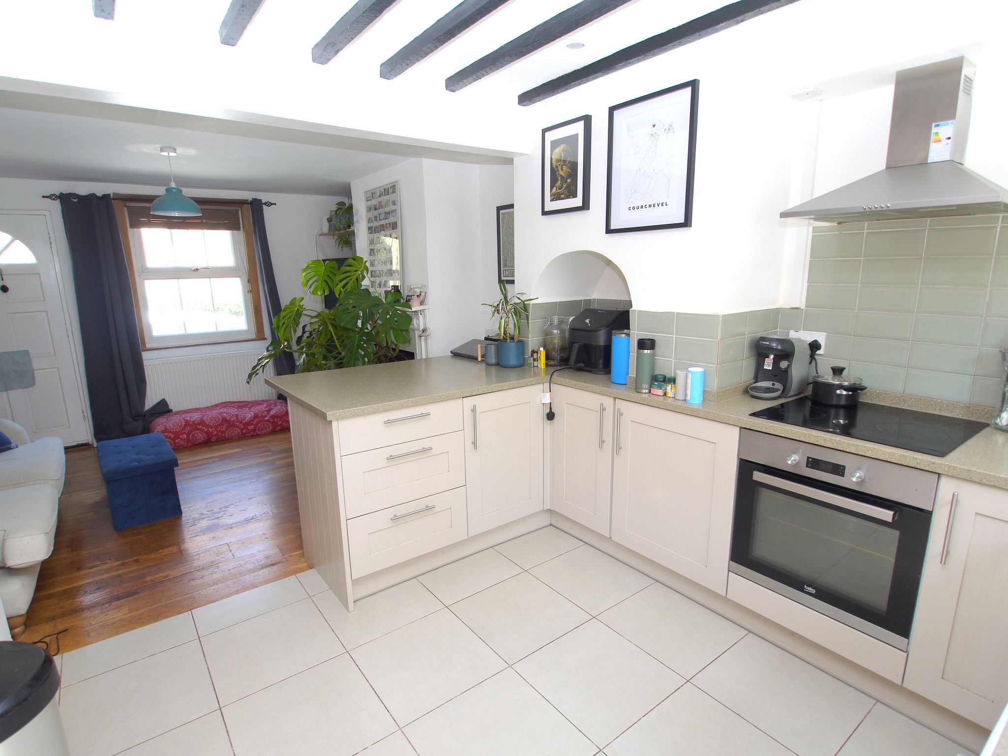 2 bedroom mid terraced house For Sale in Sevenoaks - Photograph 4