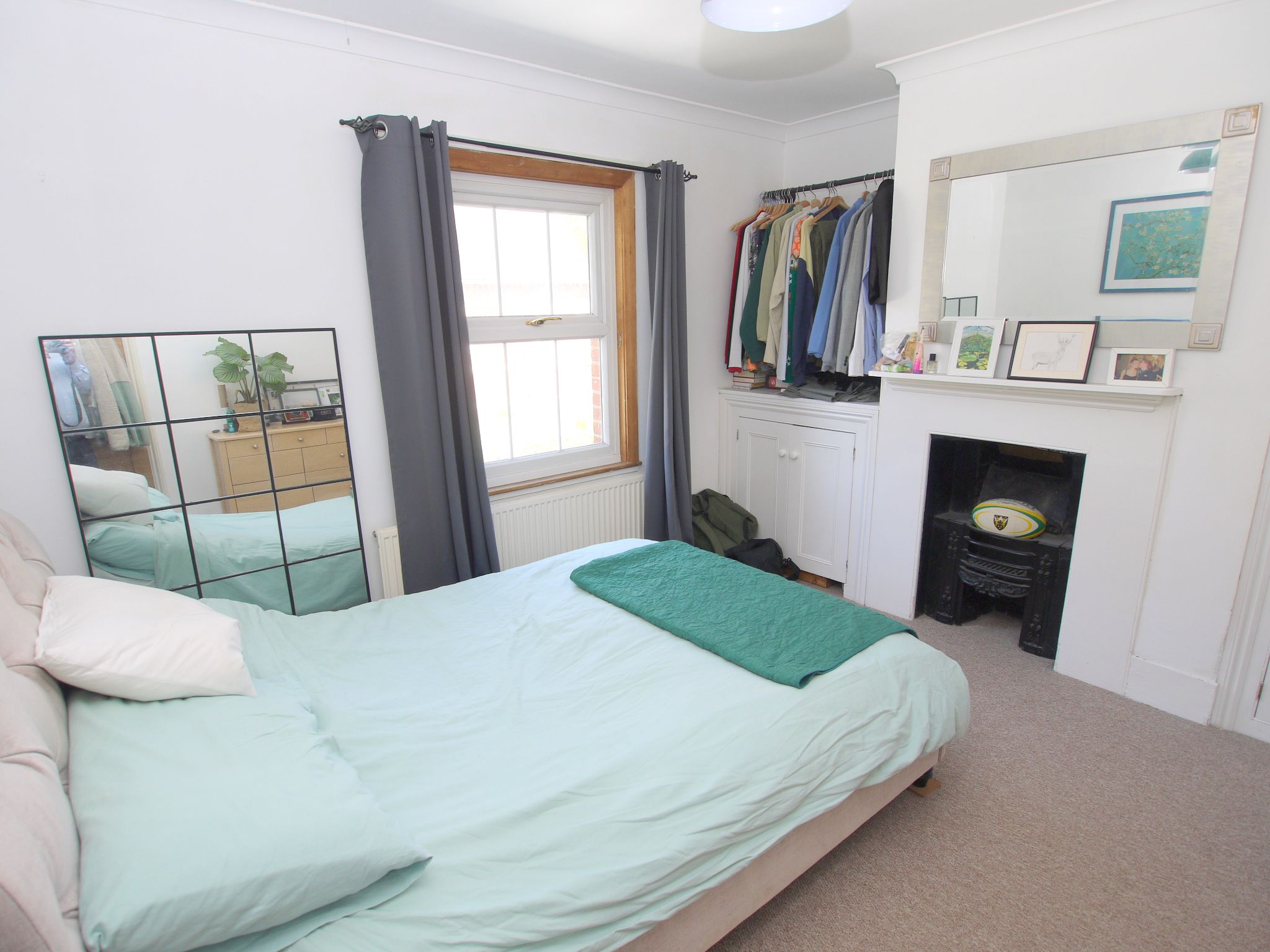 2 bedroom mid terraced house For Sale in Sevenoaks - Photograph 5
