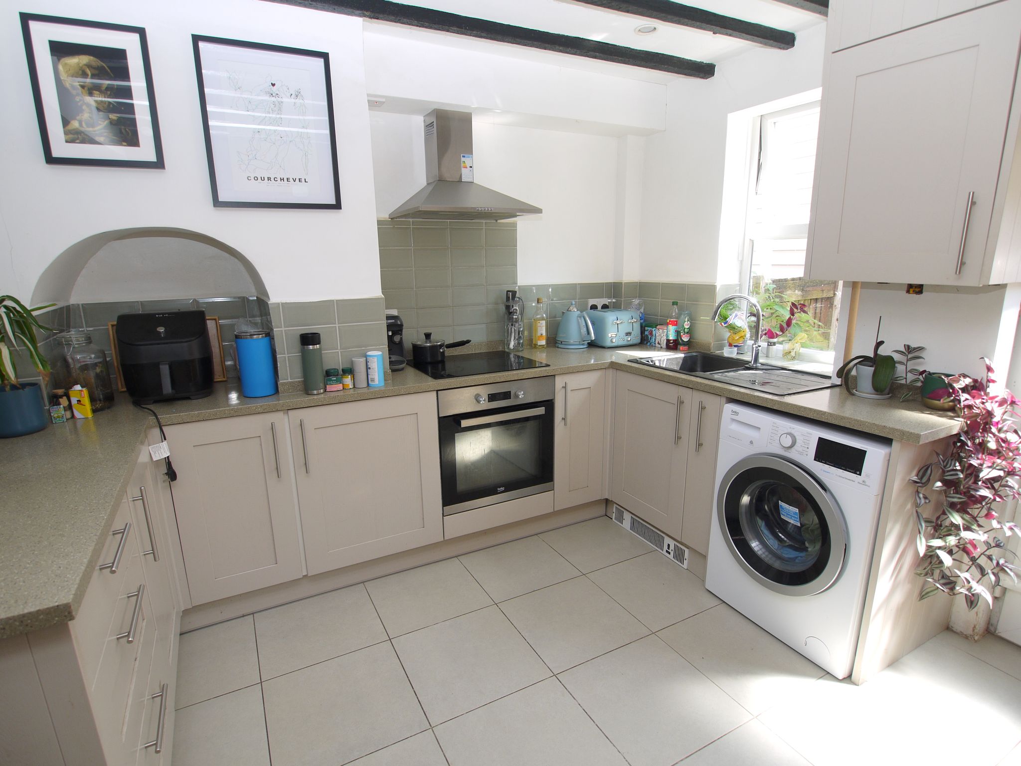 2 bedroom mid terraced house For Sale in Sevenoaks - Property photograph