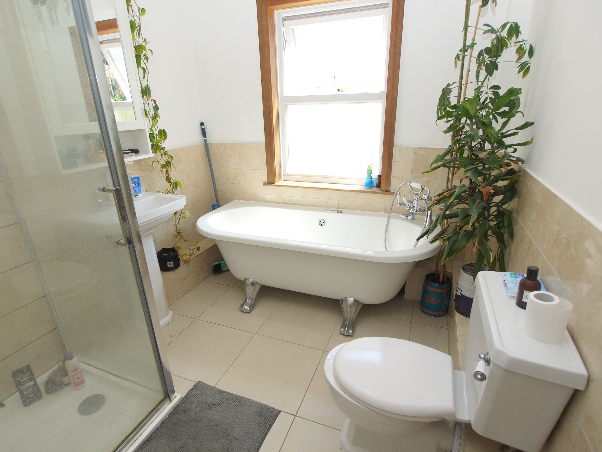 2 bedroom mid terraced house For Sale in Sevenoaks - Photograph 6