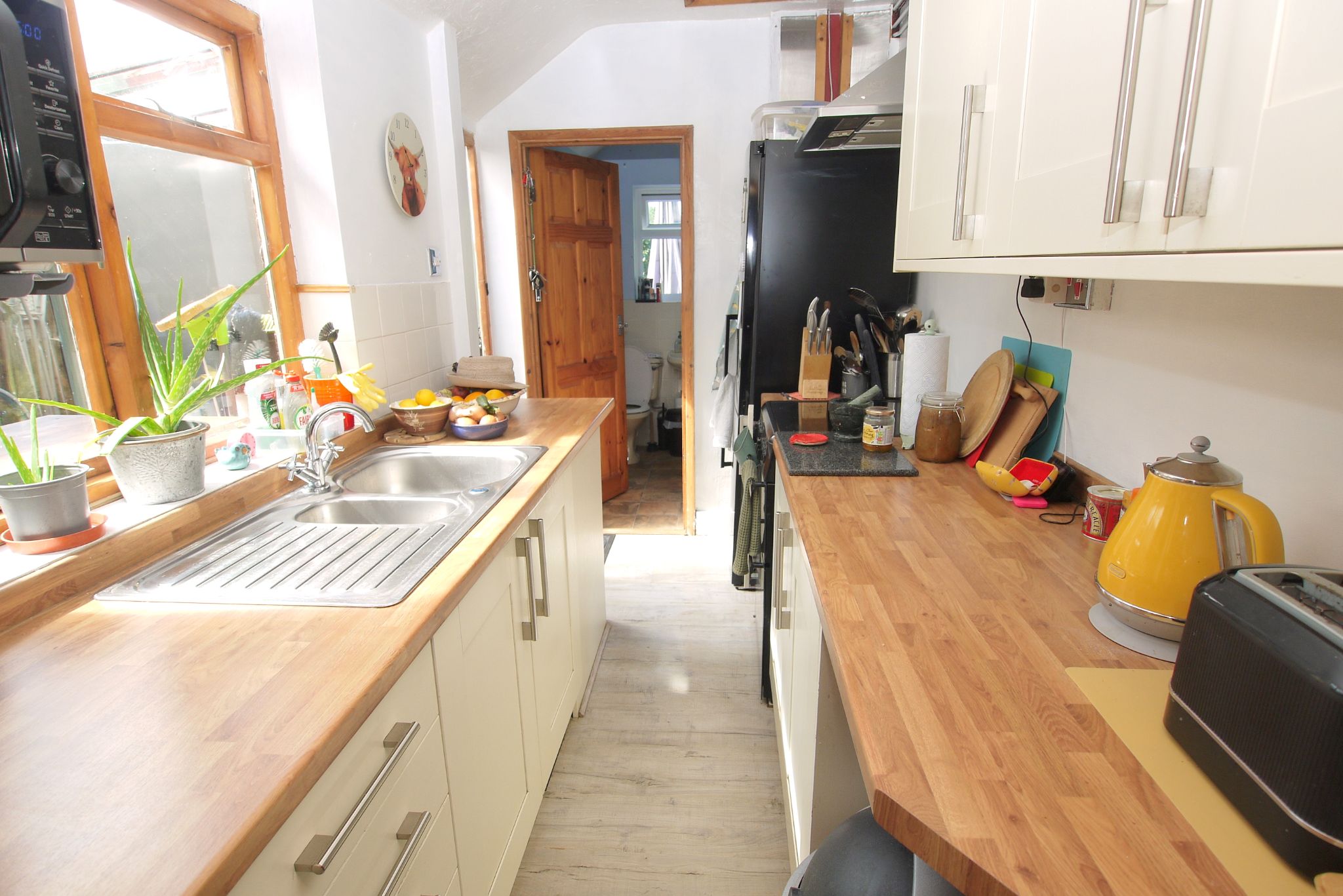 2 bedroom semi-detached house For Sale in Sevenoaks - Photograph 6