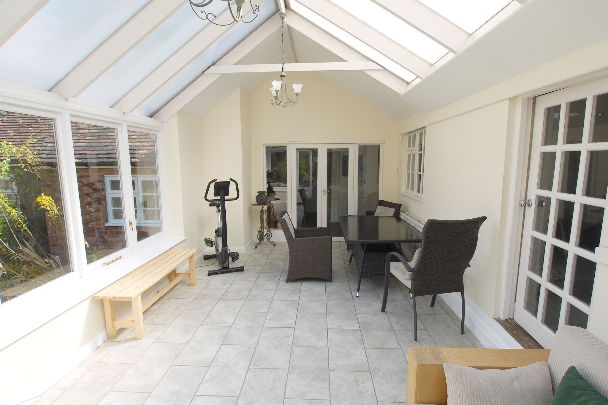 4 bedroom detached bungalow For Sale in Sevenoaks - Photograph 5