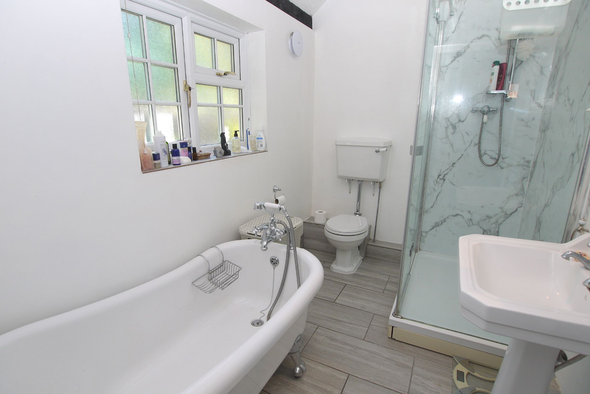 4 bedroom detached bungalow For Sale in Sevenoaks - Photograph 6