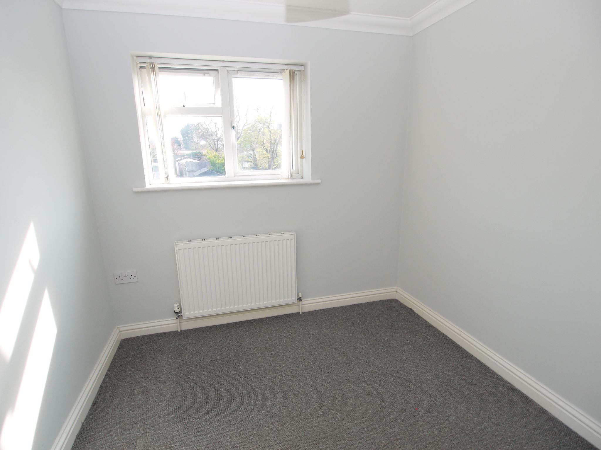 2 bedroom apartment To Let in Sevenoaks - Photograph 5