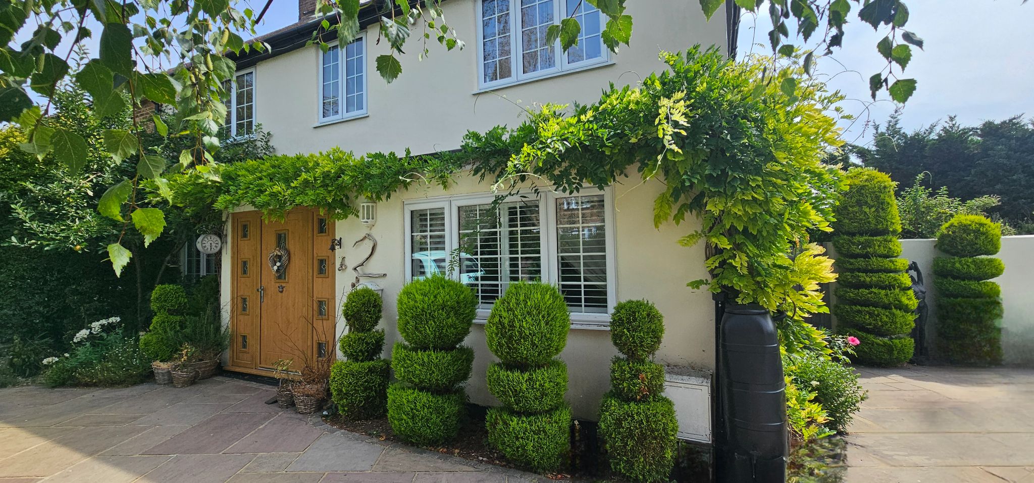5 bedroom semi-detached house For Sale in Kemsing - Photograph 1