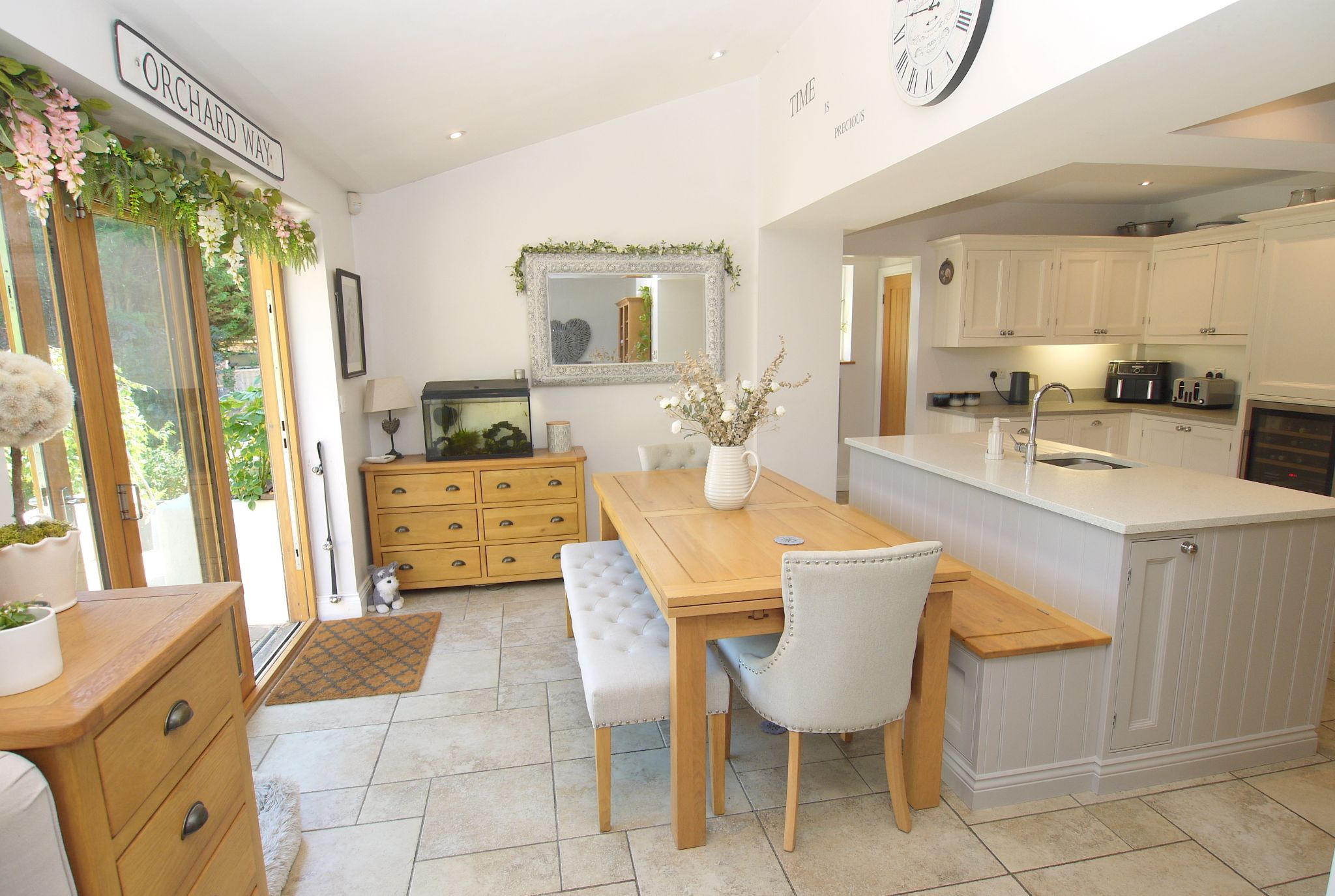 5 bedroom semi-detached house For Sale in Sevenoaks - Photograph 7