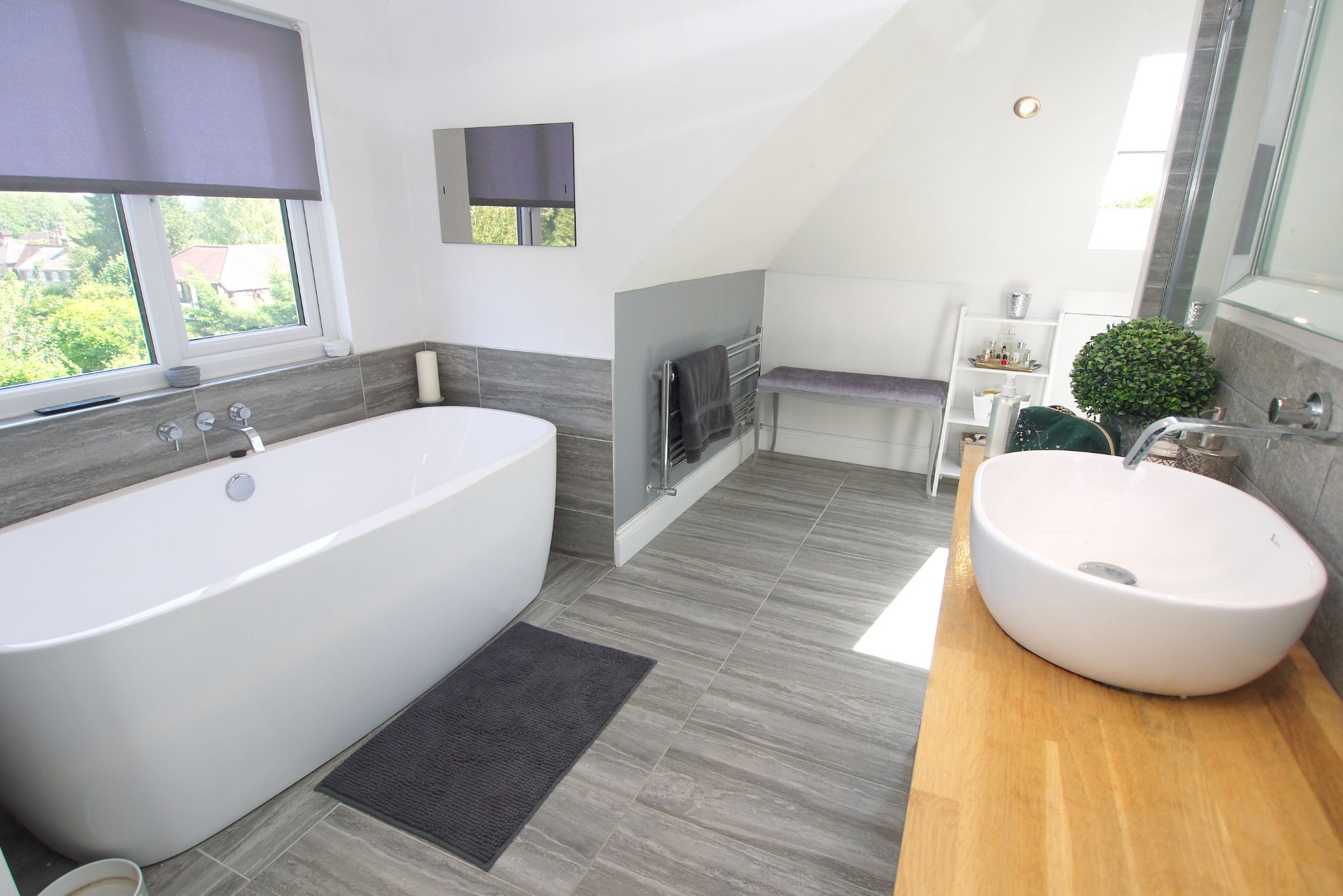 5 bedroom semi-detached house For Sale in Sevenoaks - Photograph 9
