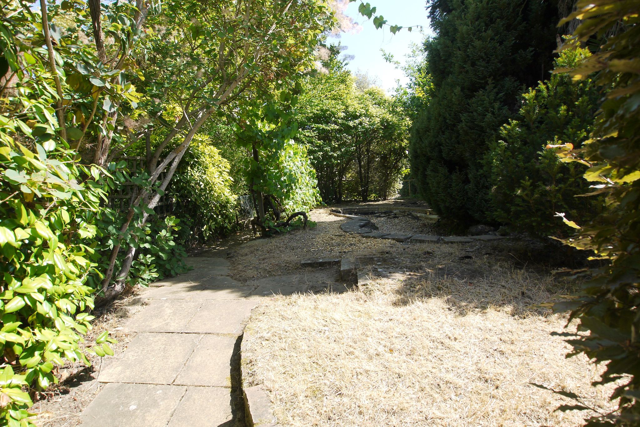 3 bedroom semi-detached house For Sale in Sevenoaks - Photograph 10