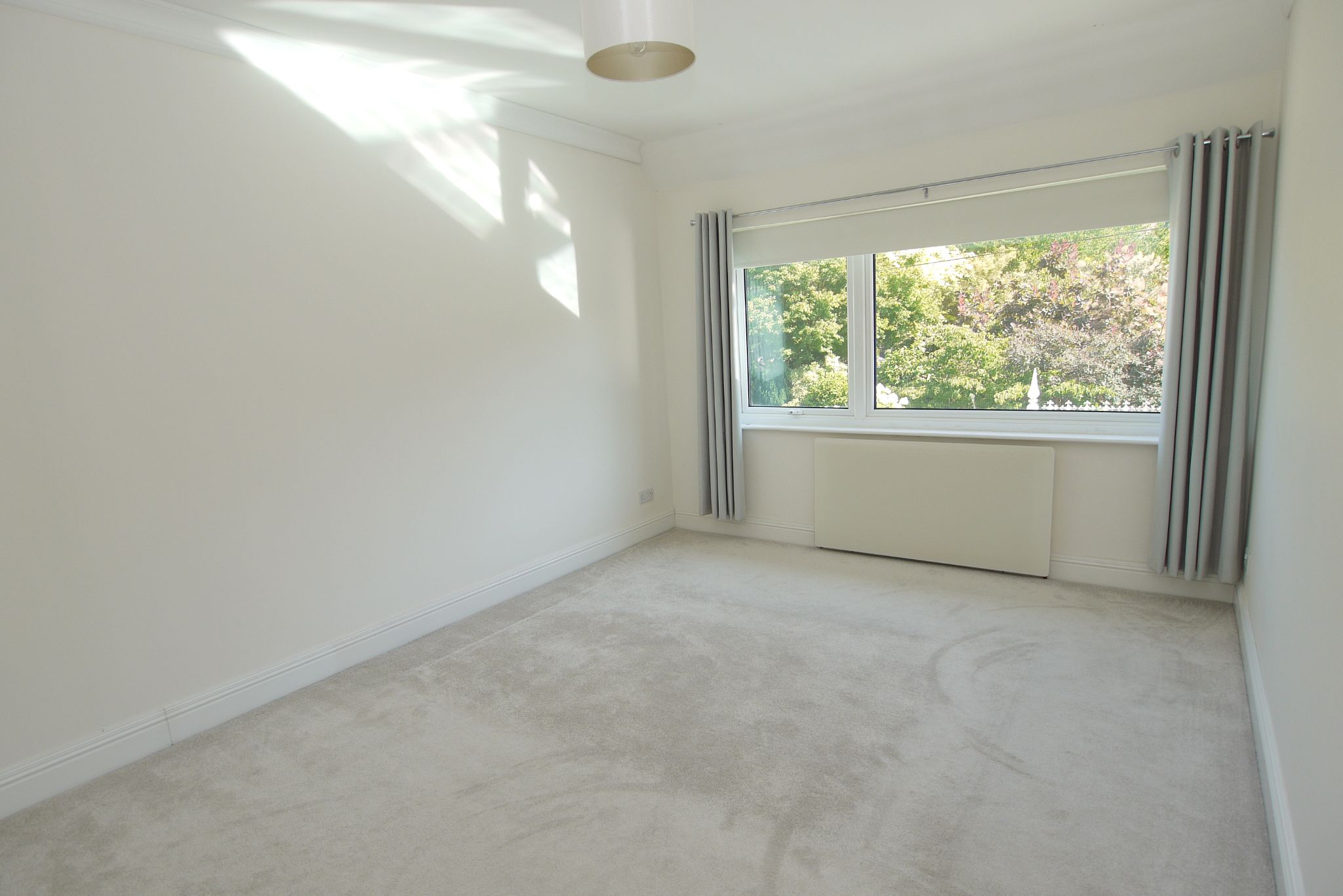 3 bedroom semi-detached house For Sale in Sevenoaks - Photograph 6