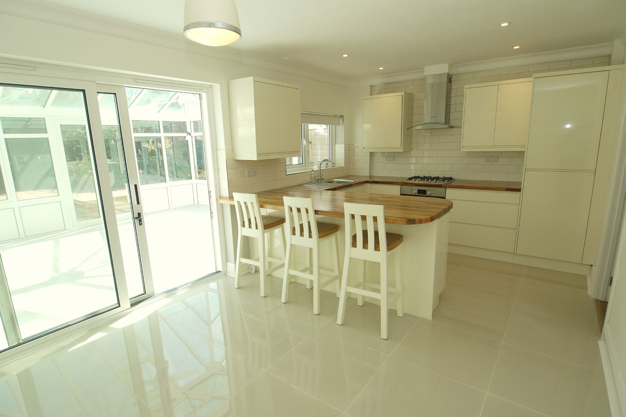 3 bedroom semi-detached house For Sale in Sevenoaks - Property photograph