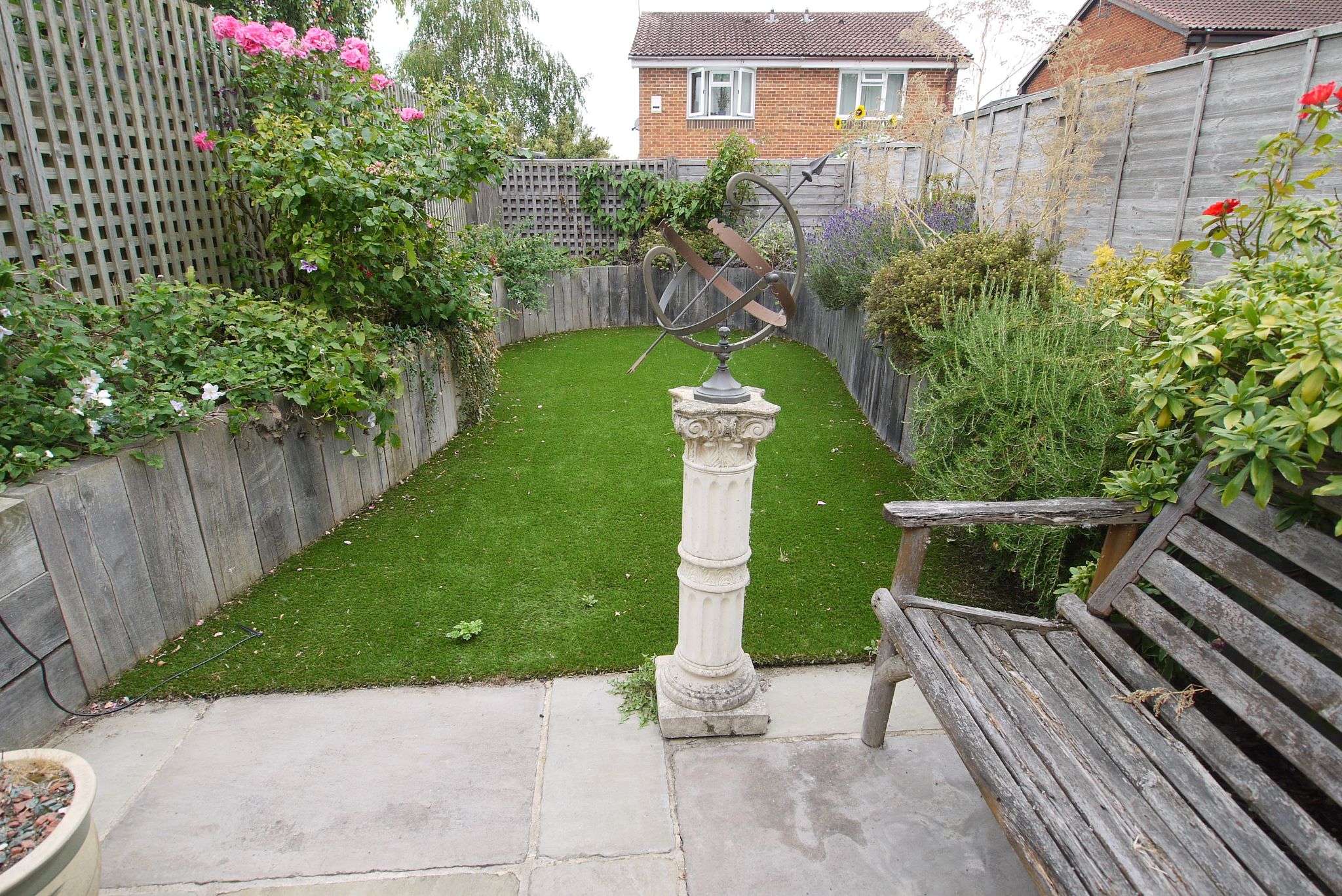 2 bedroom semi-detached house For Sale in Sevenoaks - Photograph 1